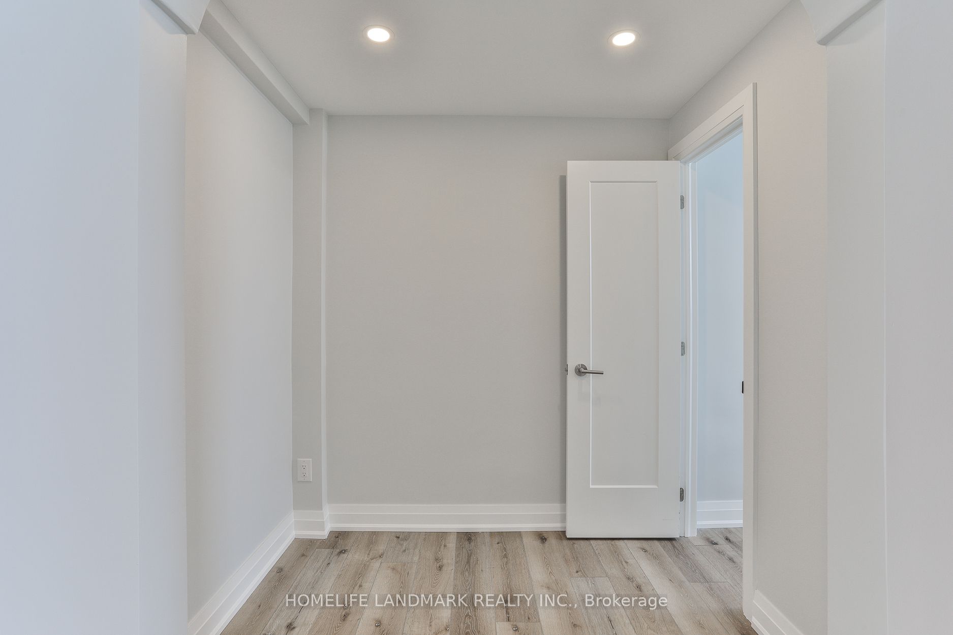 697 Eglinton Avenue W, #304