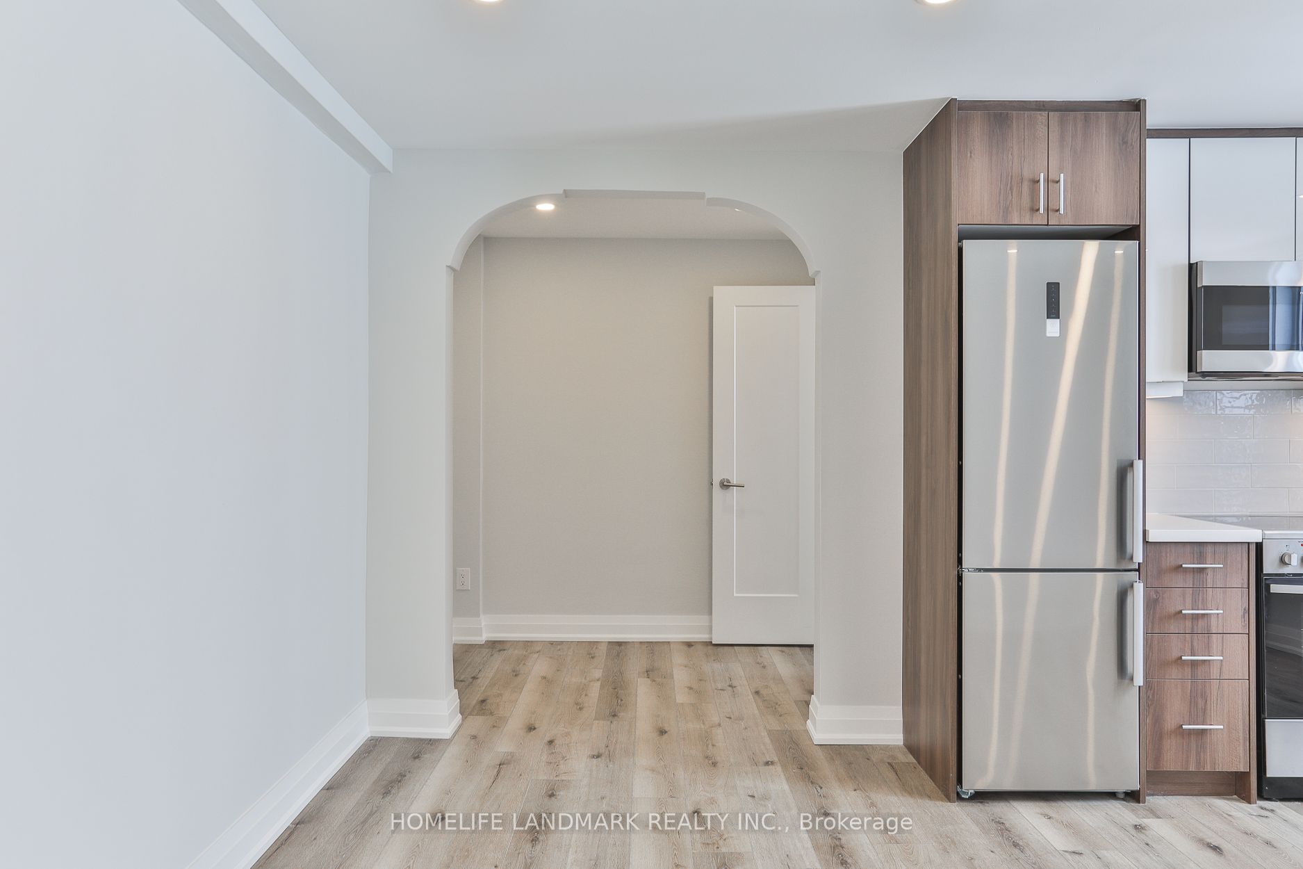 697 Eglinton Avenue W, #304