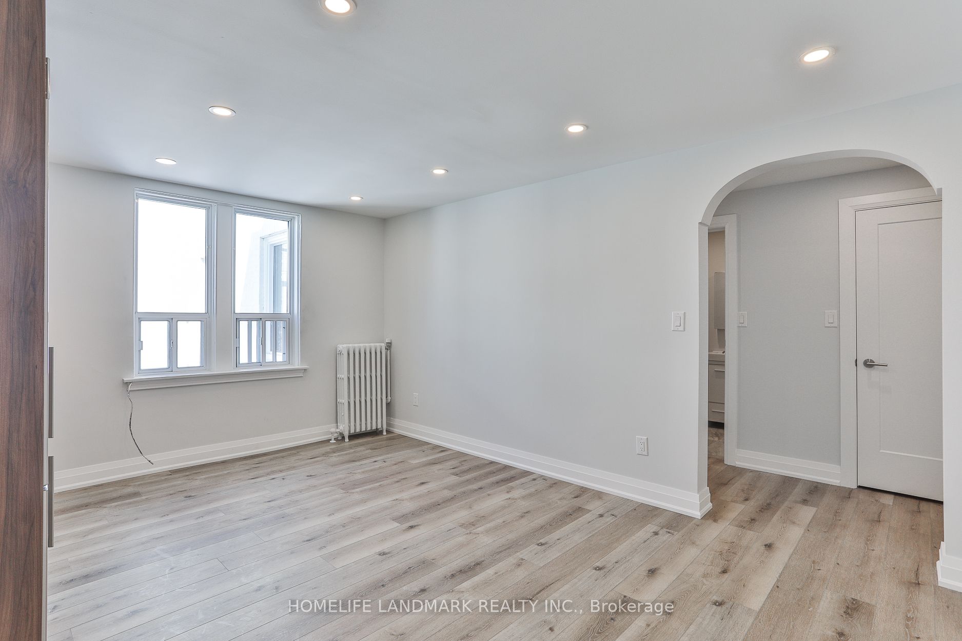 697 Eglinton Avenue W, #304