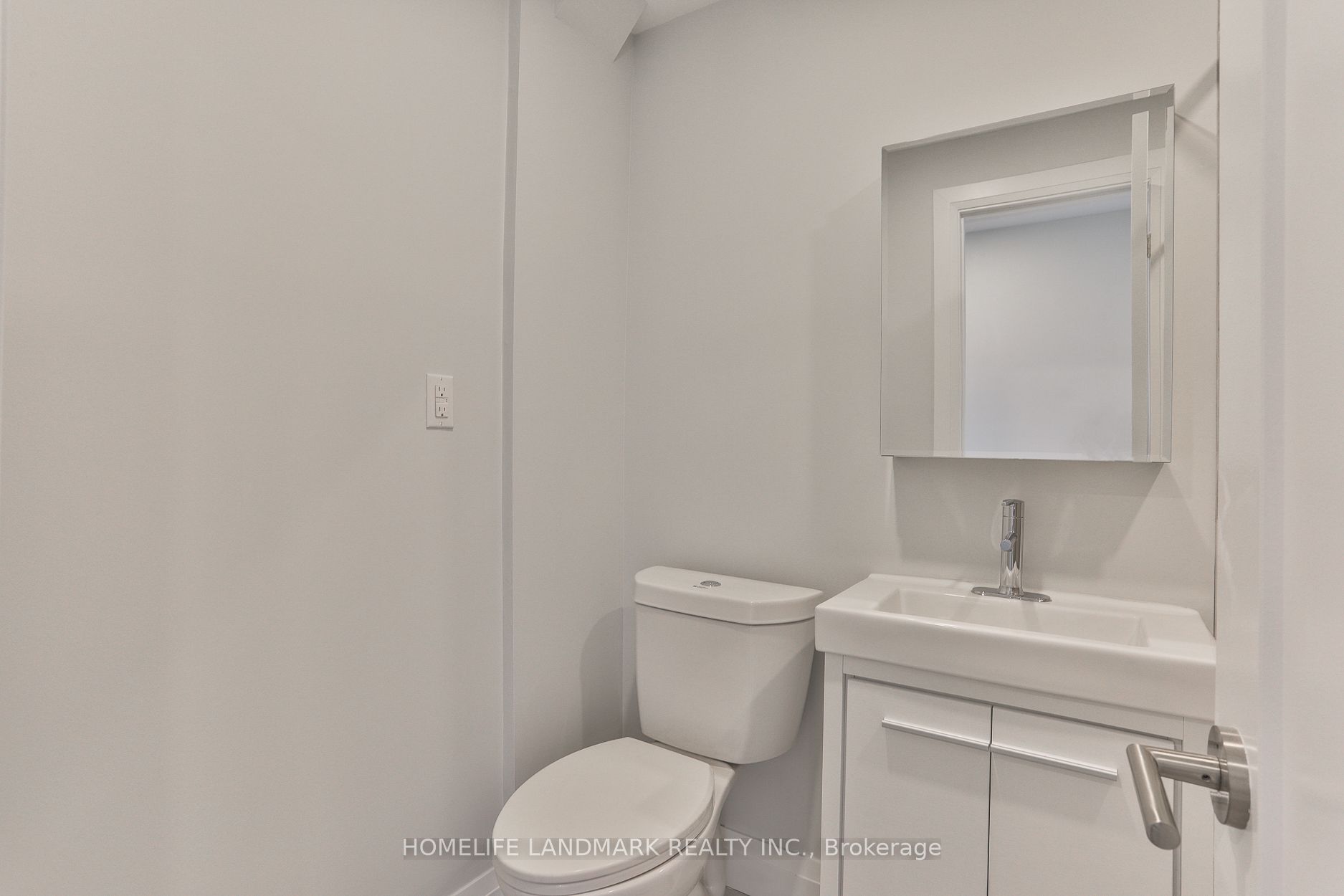 697 Eglinton Avenue W, #304