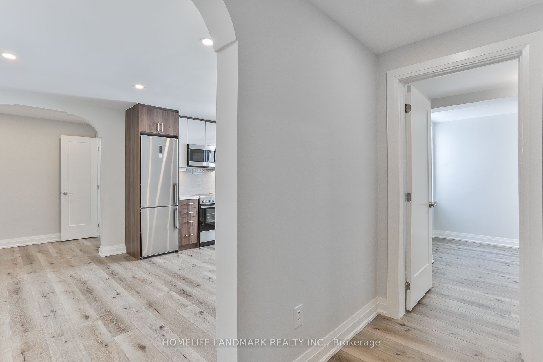 697 Eglinton Avenue W, #304