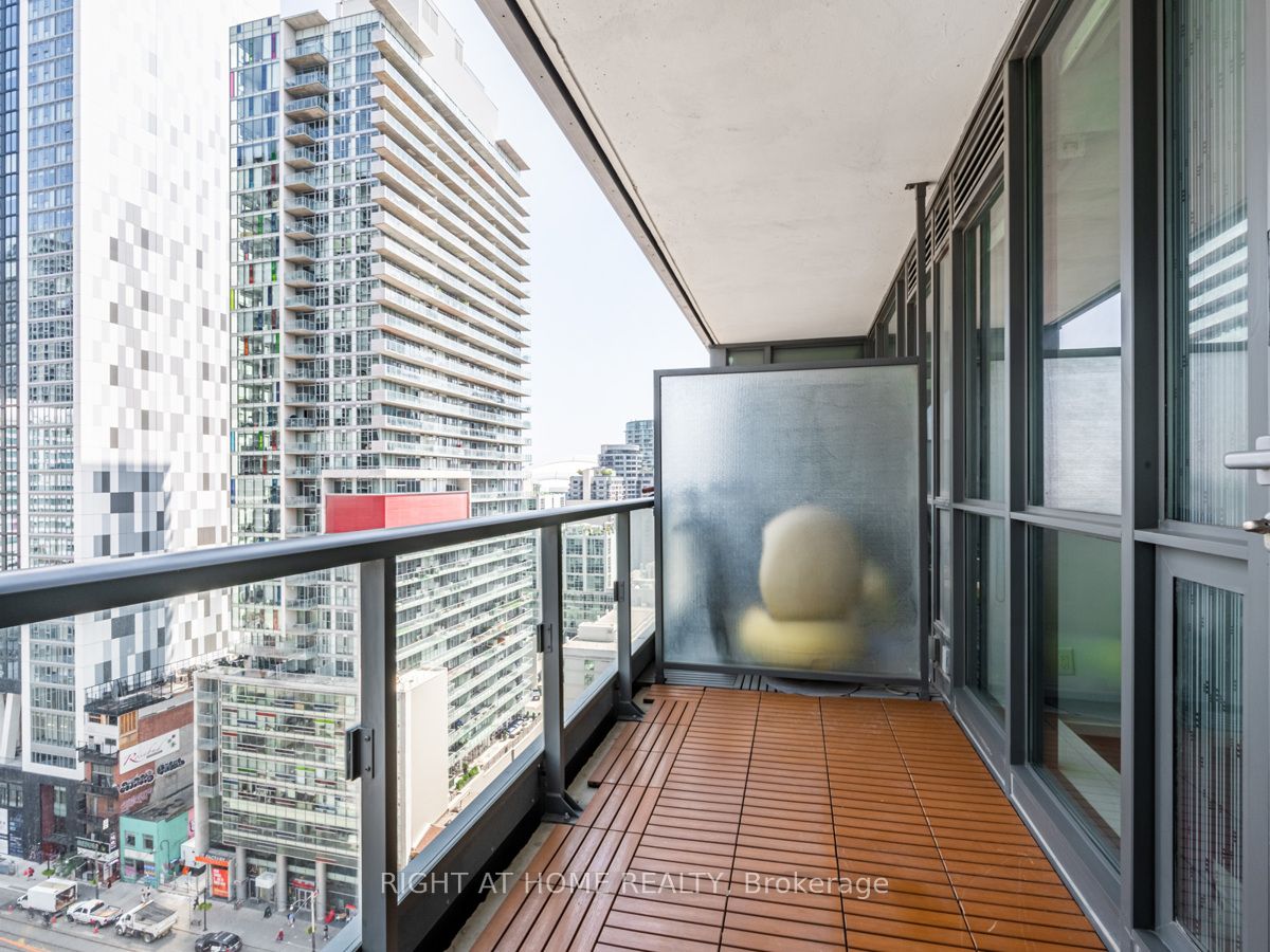 8 Charlotte St, #1603