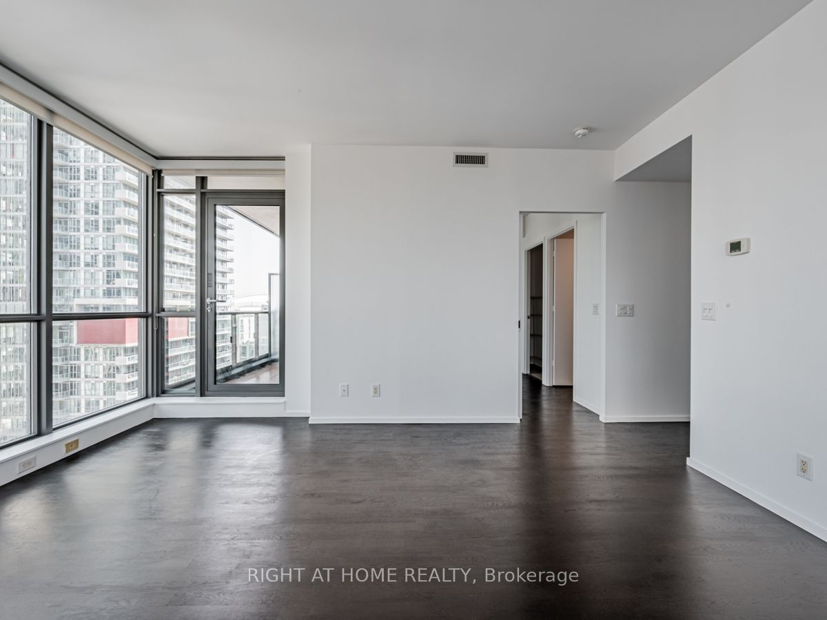 8 Charlotte St, #1603