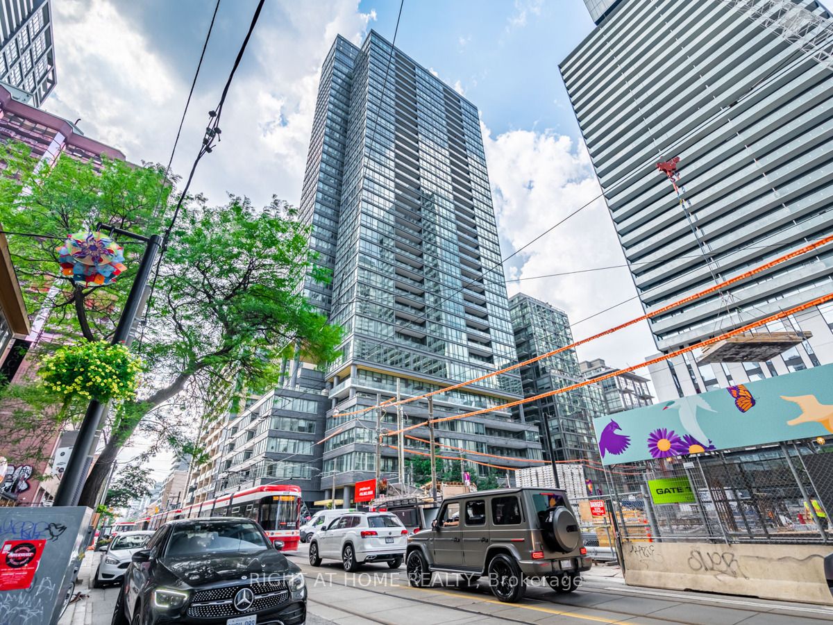 8 Charlotte St, #1603
