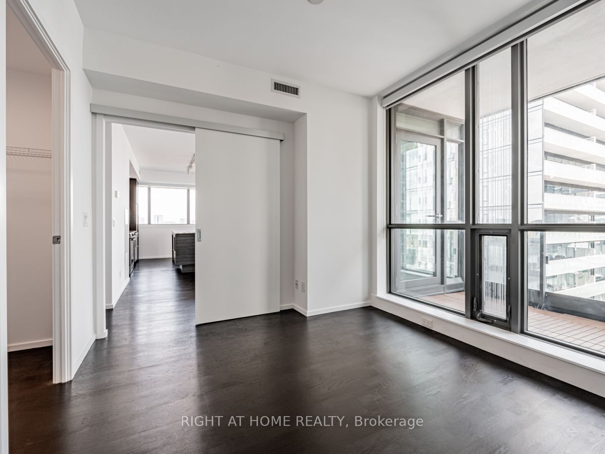 8 Charlotte St, #1603