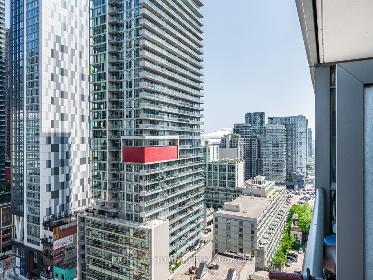 8 Charlotte St, #1603