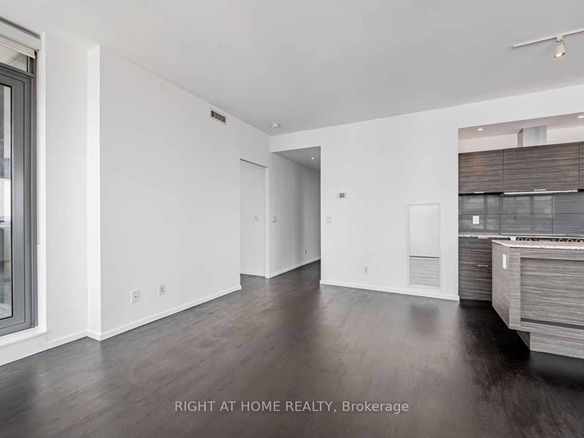 8 Charlotte St, #1603