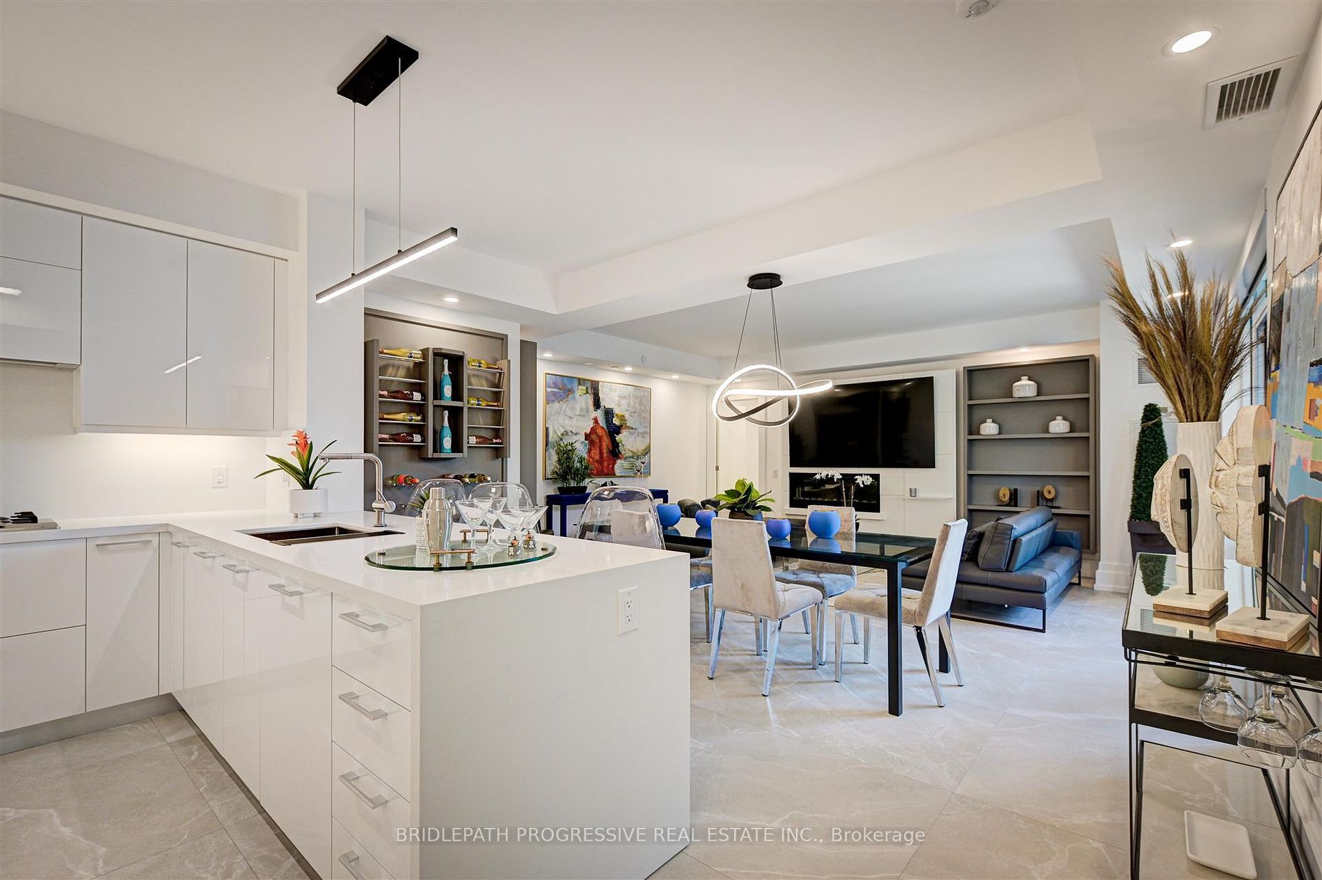 3 Southvale Drive, #301