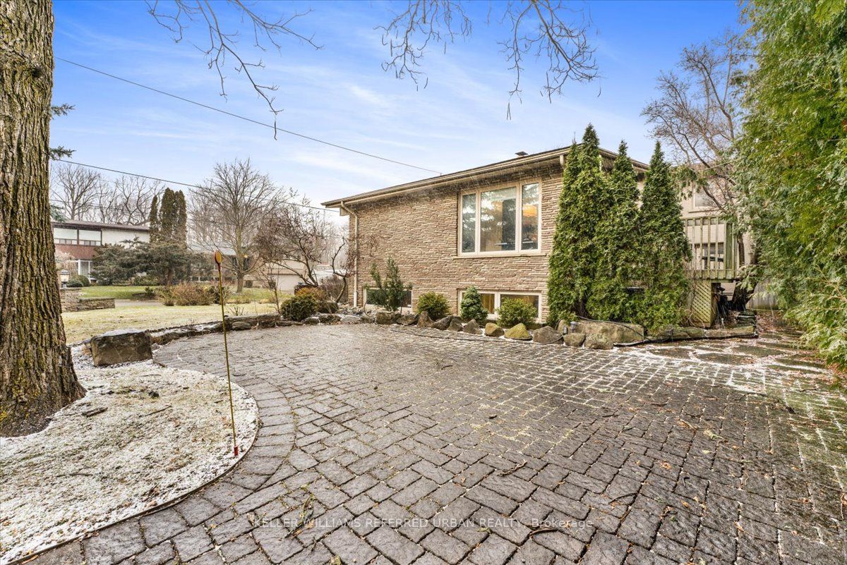 51 Blue Forest Dr