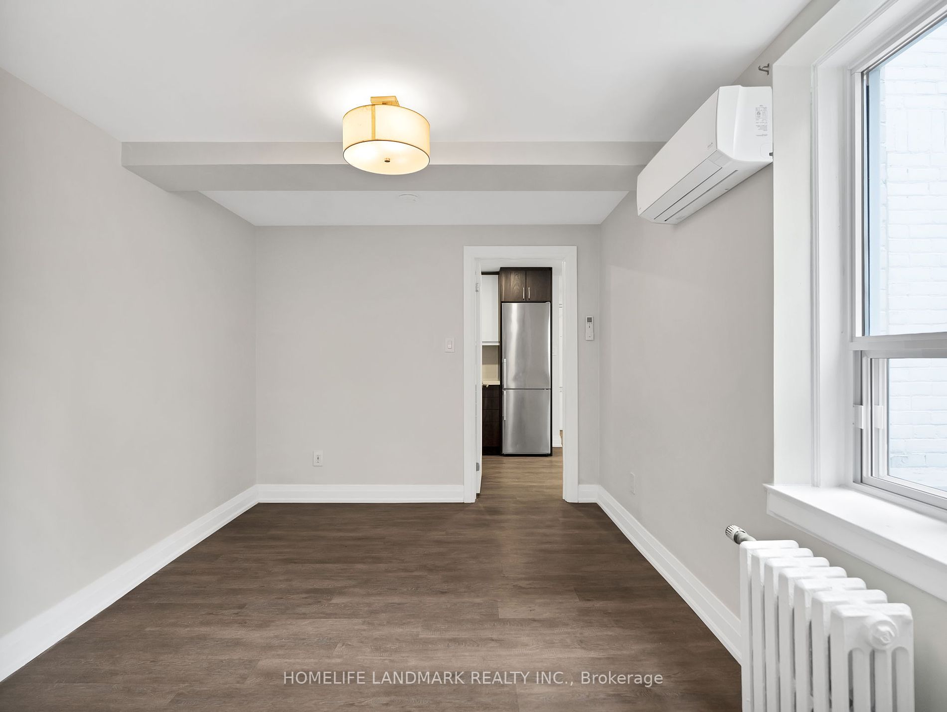 699 Eglinton Avenue W, #102