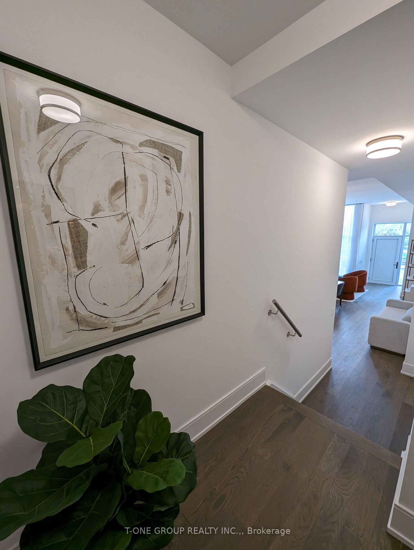 20 Inn On The Park Drive, #242