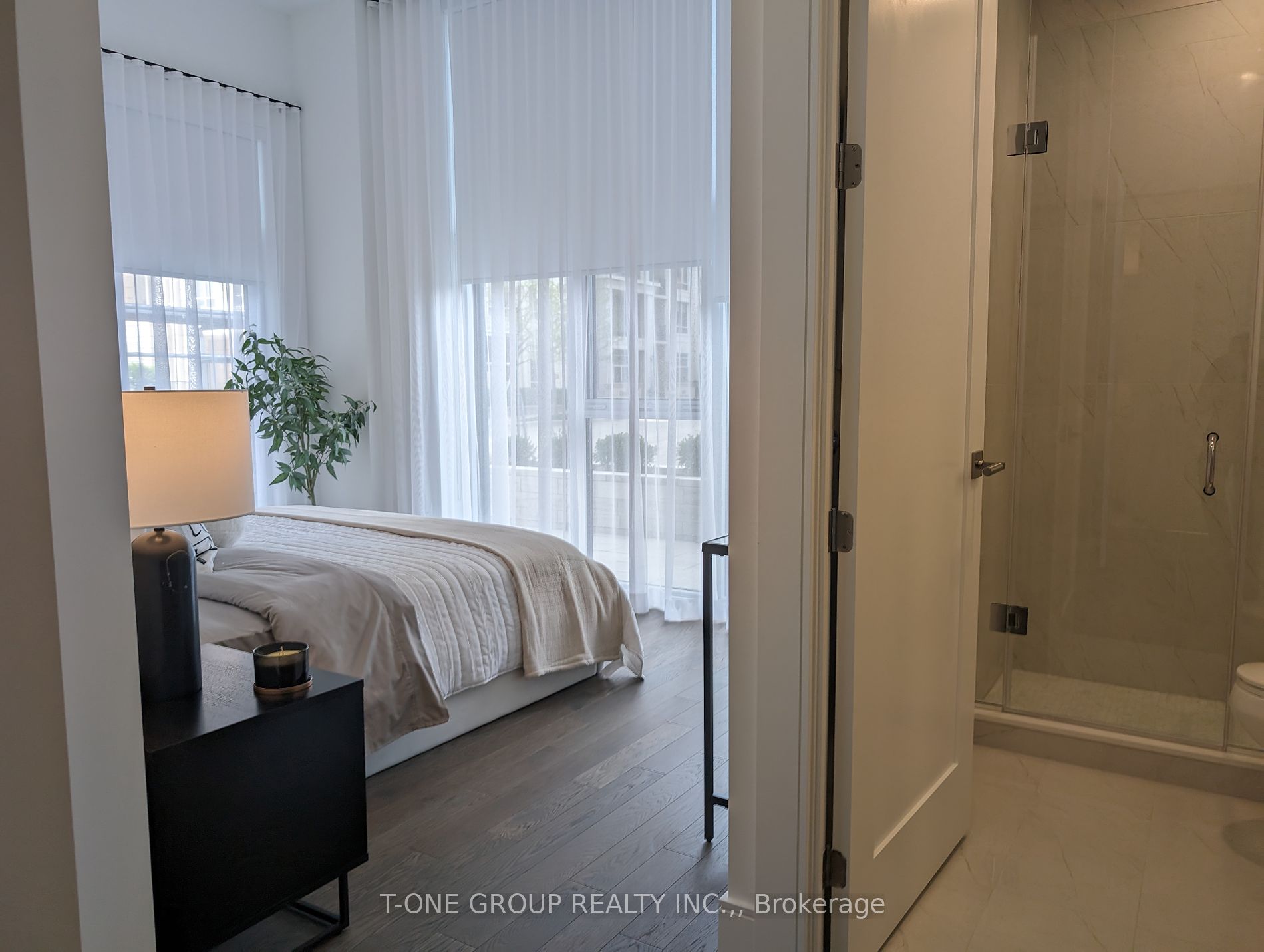 20 Inn On The Park Drive, #242