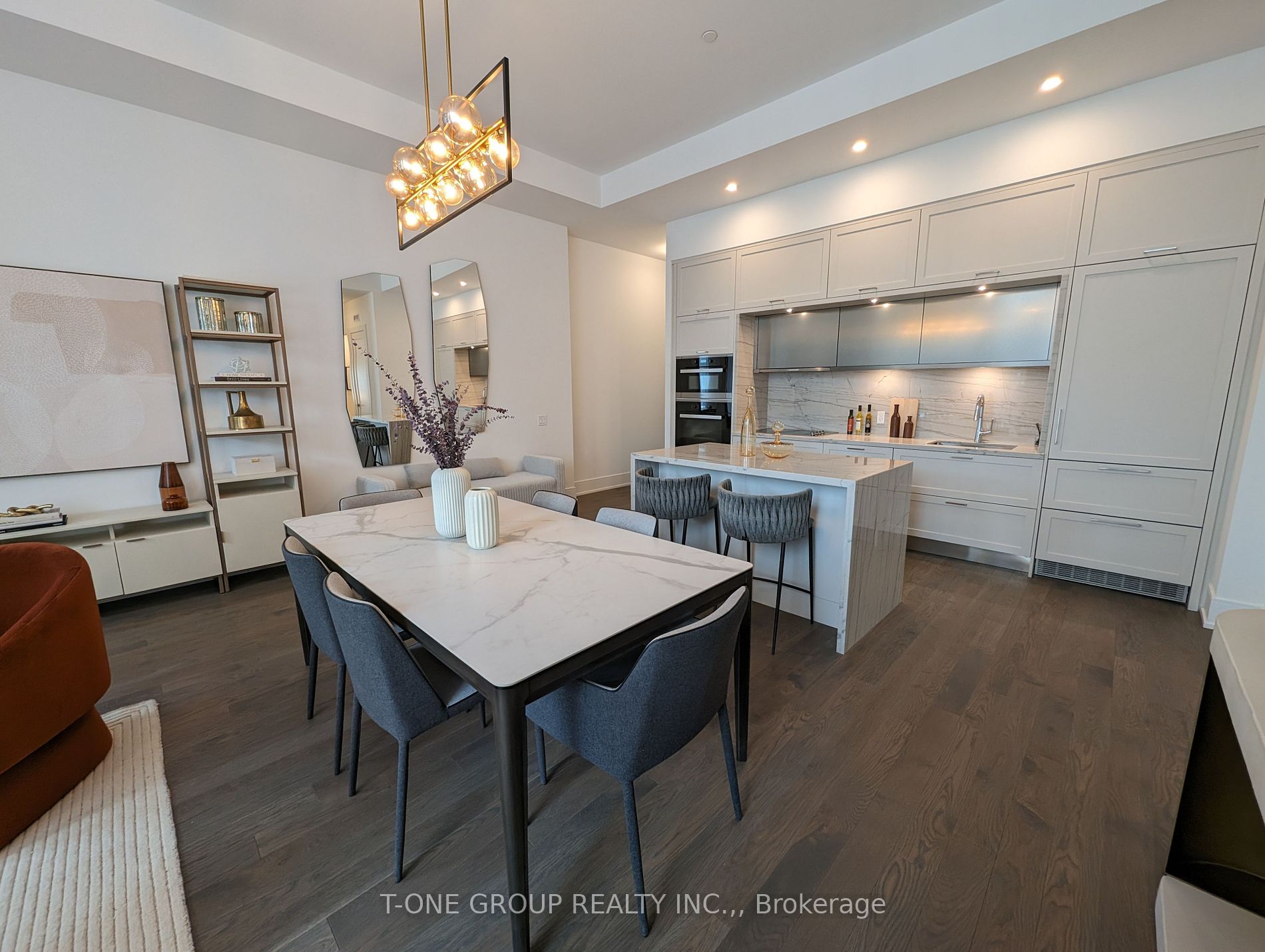 20 Inn On The Park Drive, #242