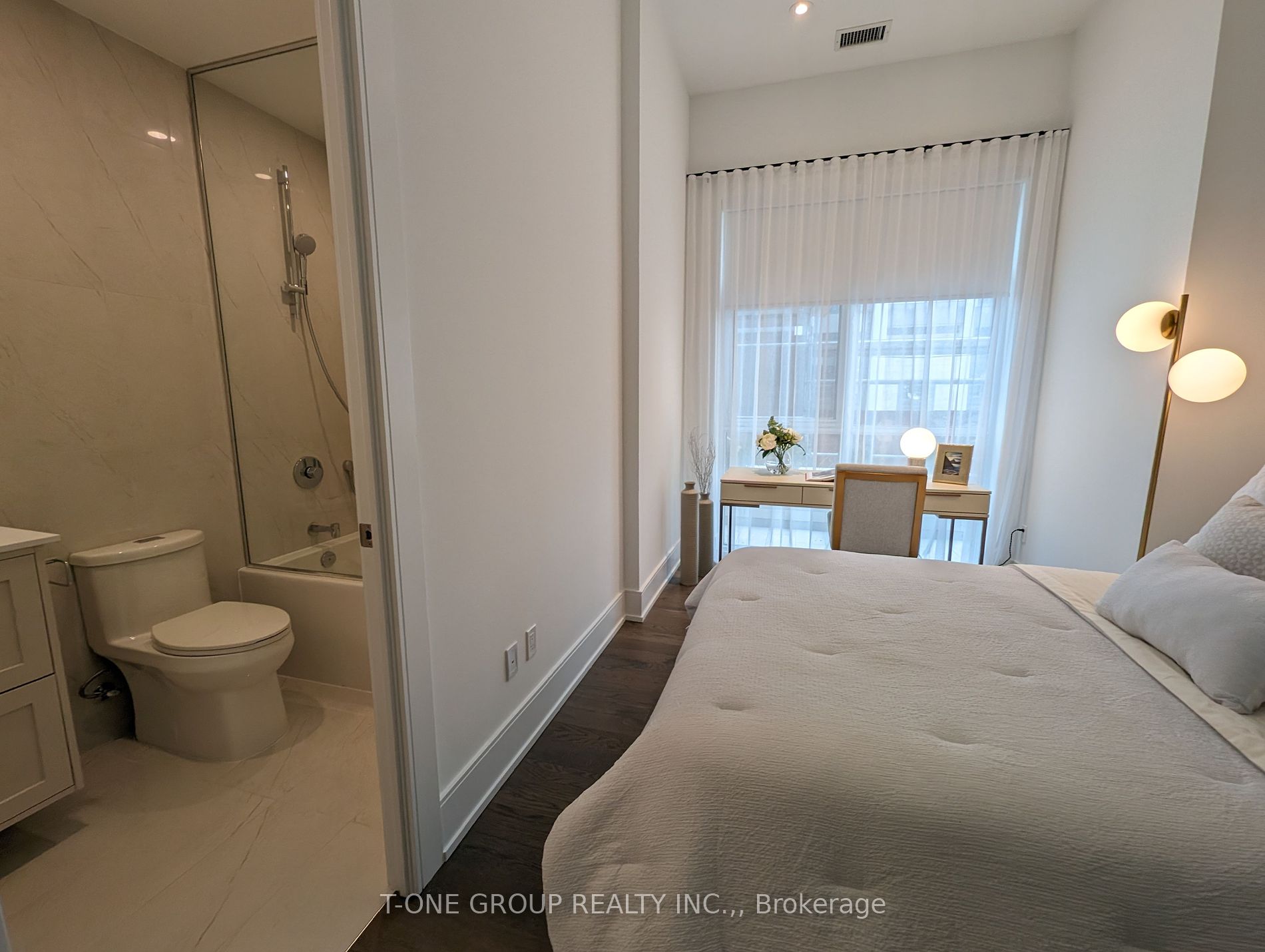 20 Inn On The Park Drive, #242