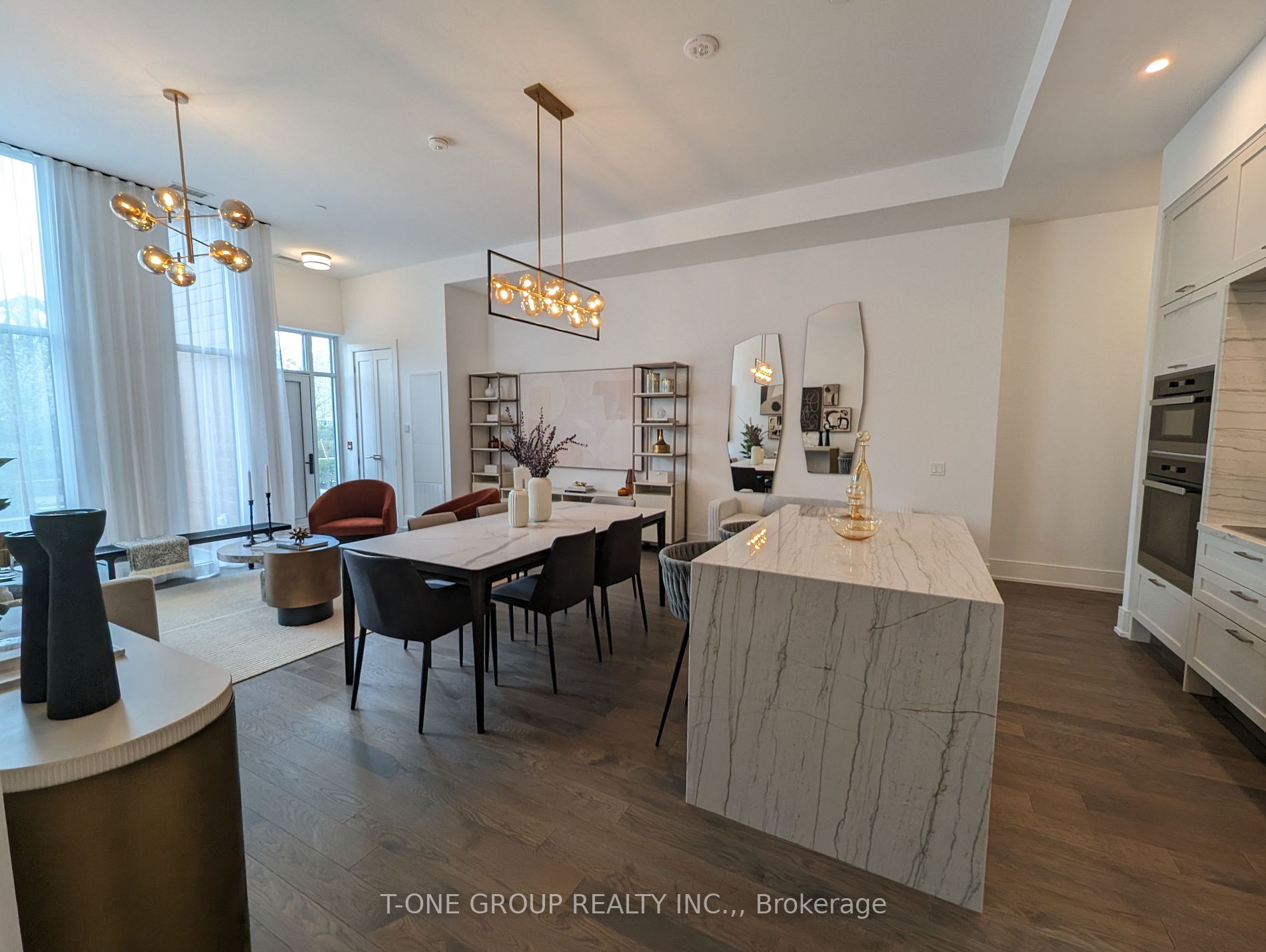 20 Inn On The Park Drive, #242