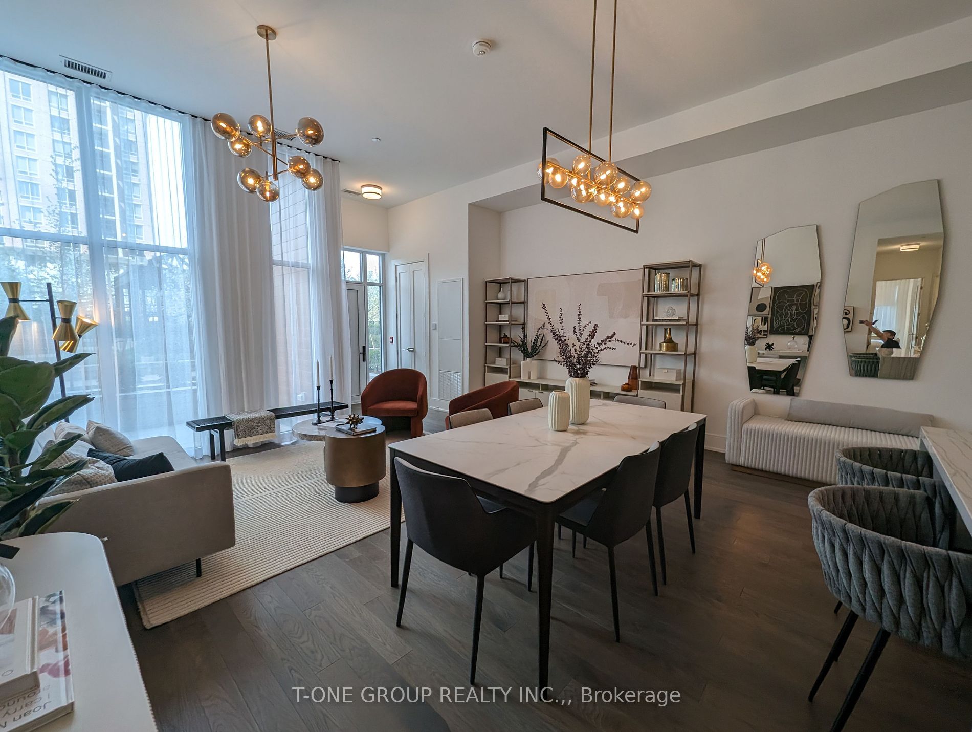 20 Inn On The Park Drive, #242
