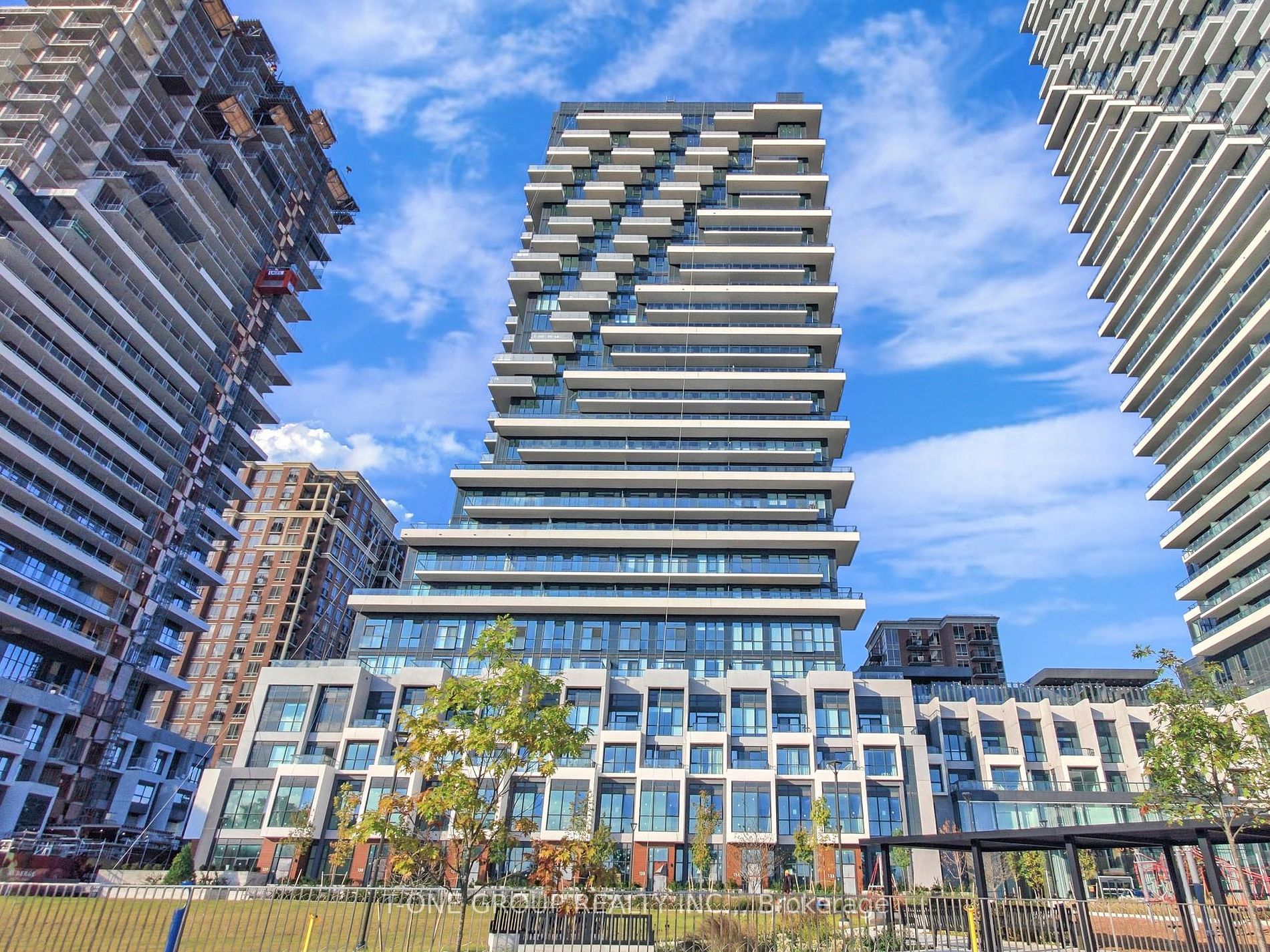 20 Inn On The Park Drive, #242