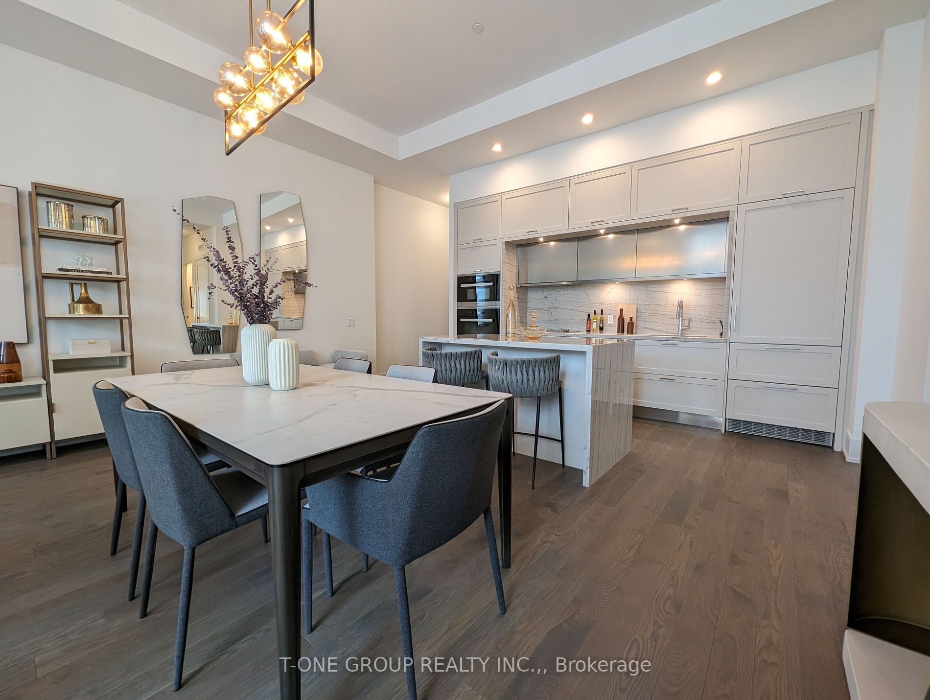 20 Inn On The Park Drive, #242