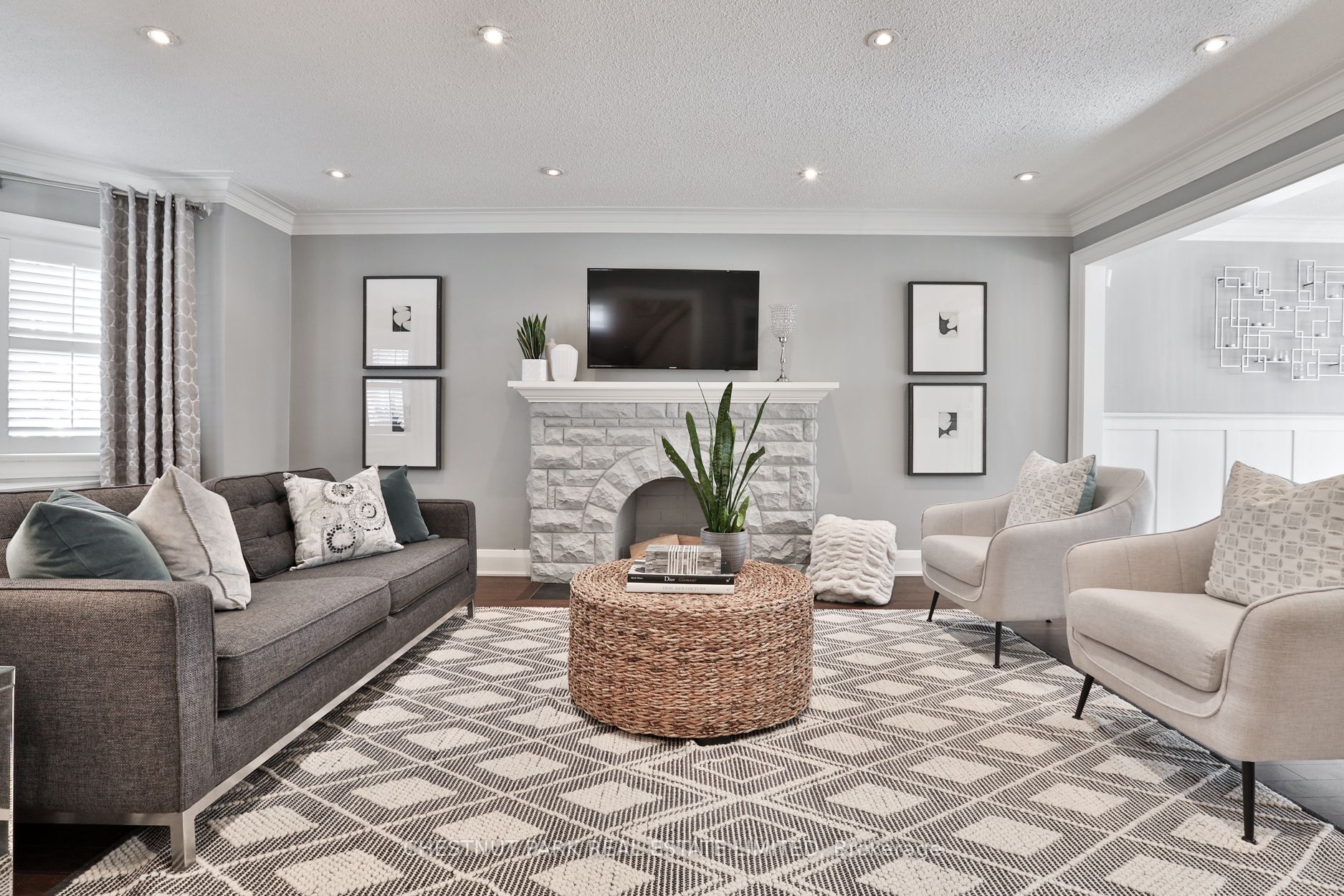 125 Chaplin Crescent