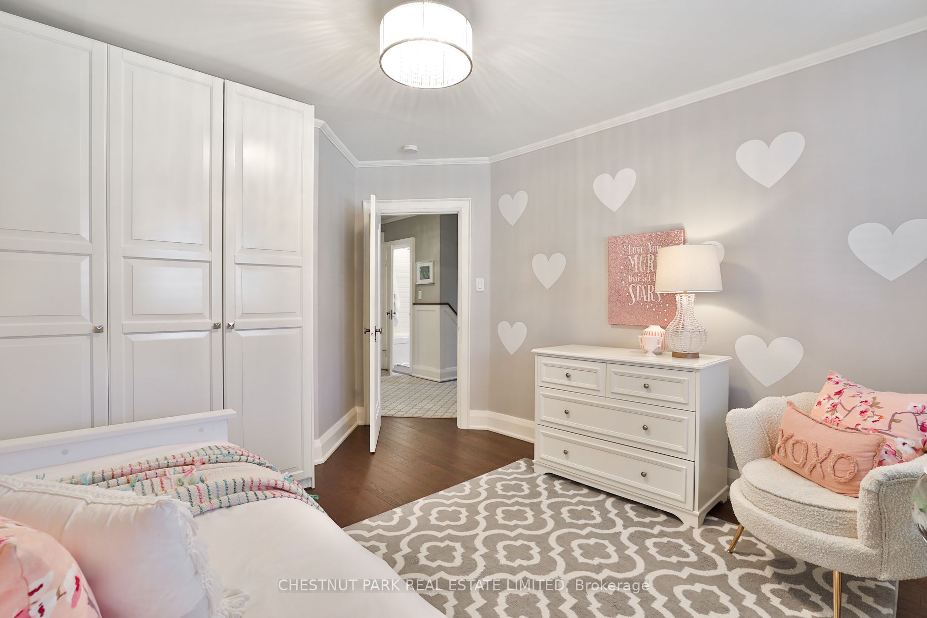 125 Chaplin Crescent