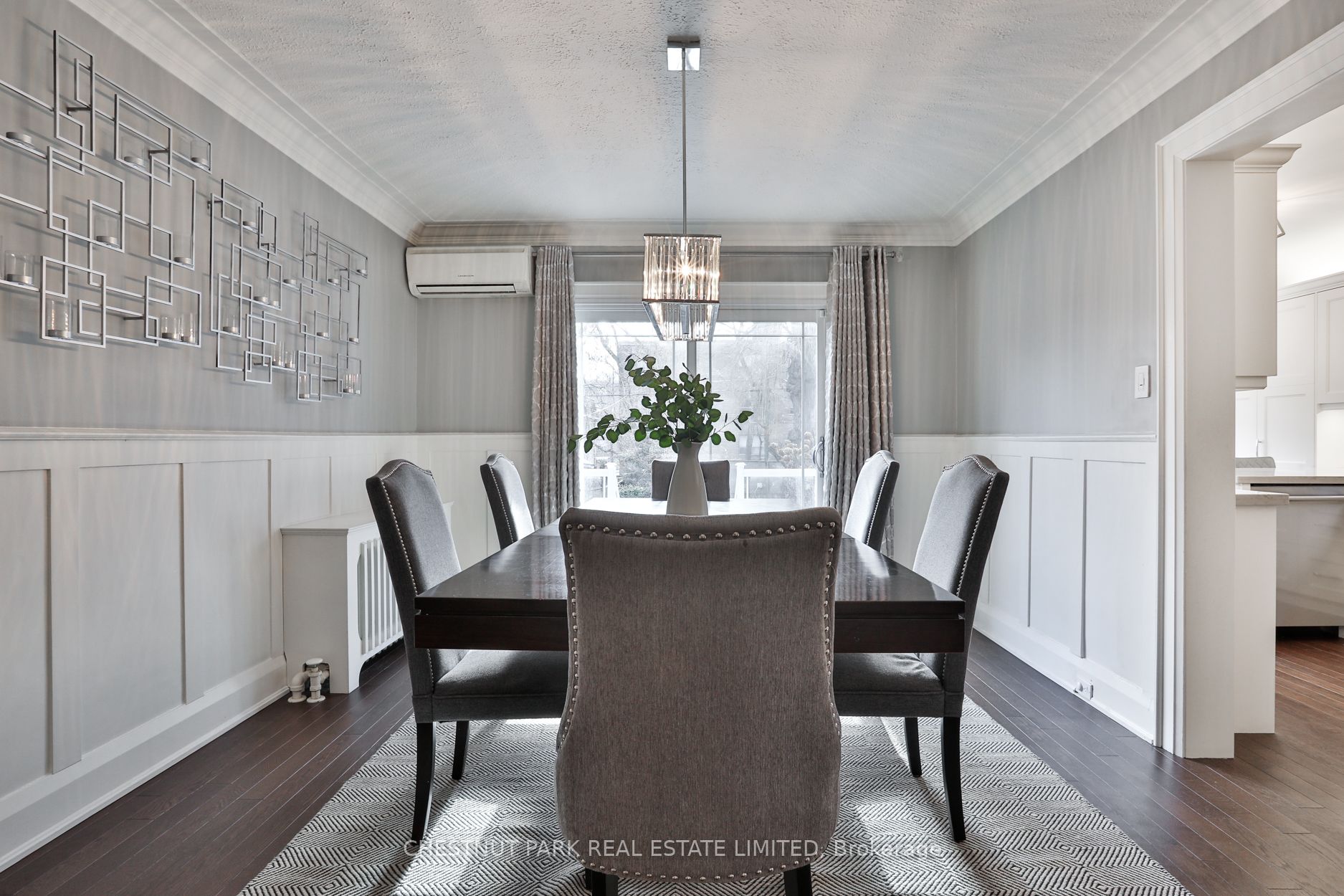 125 Chaplin Crescent