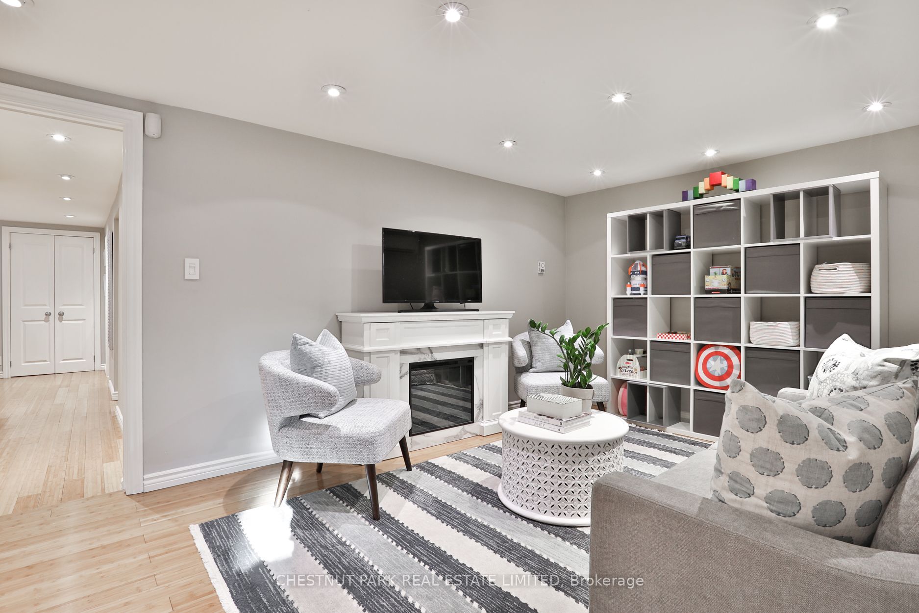 125 Chaplin Crescent