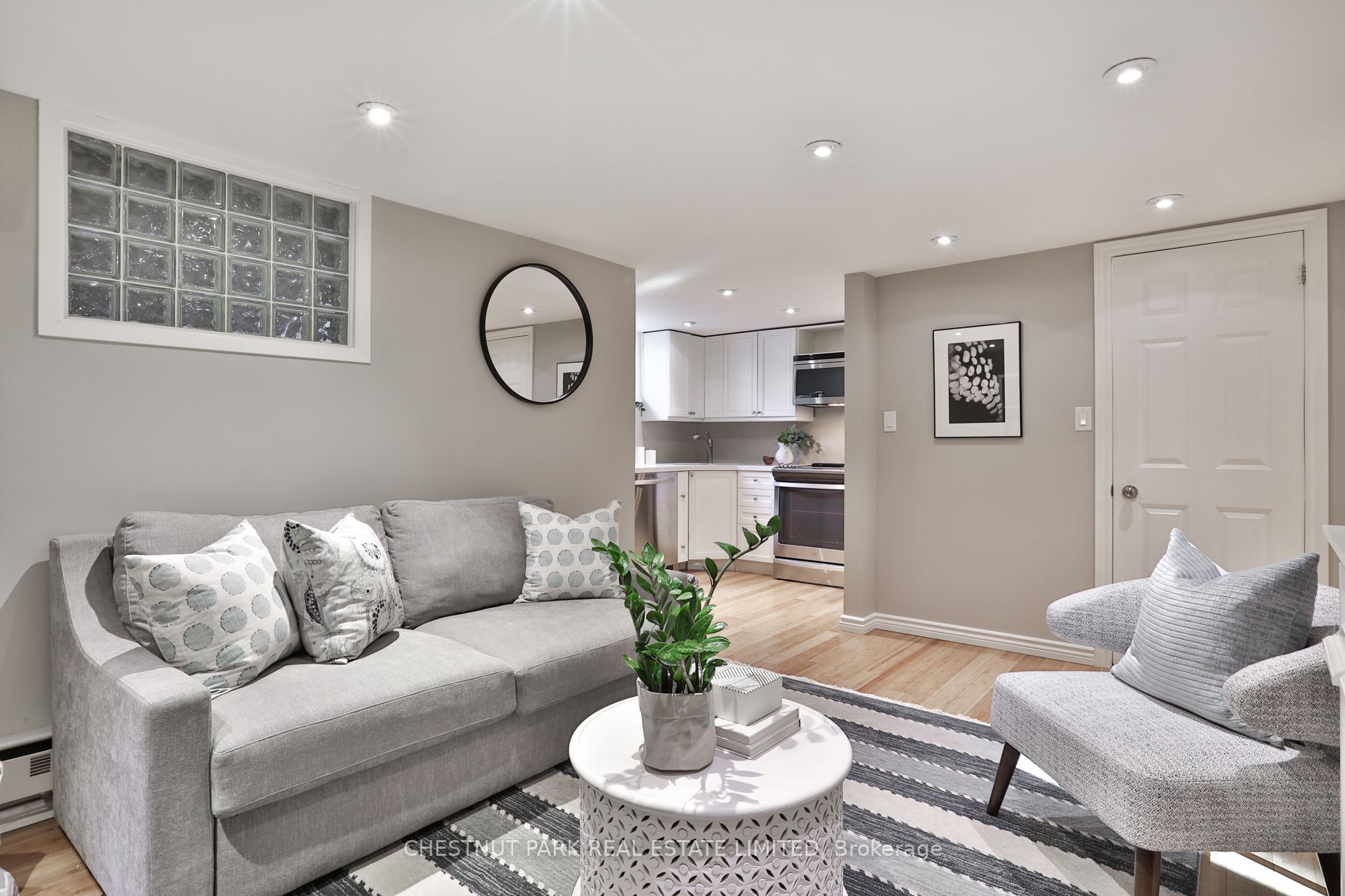 125 Chaplin Crescent