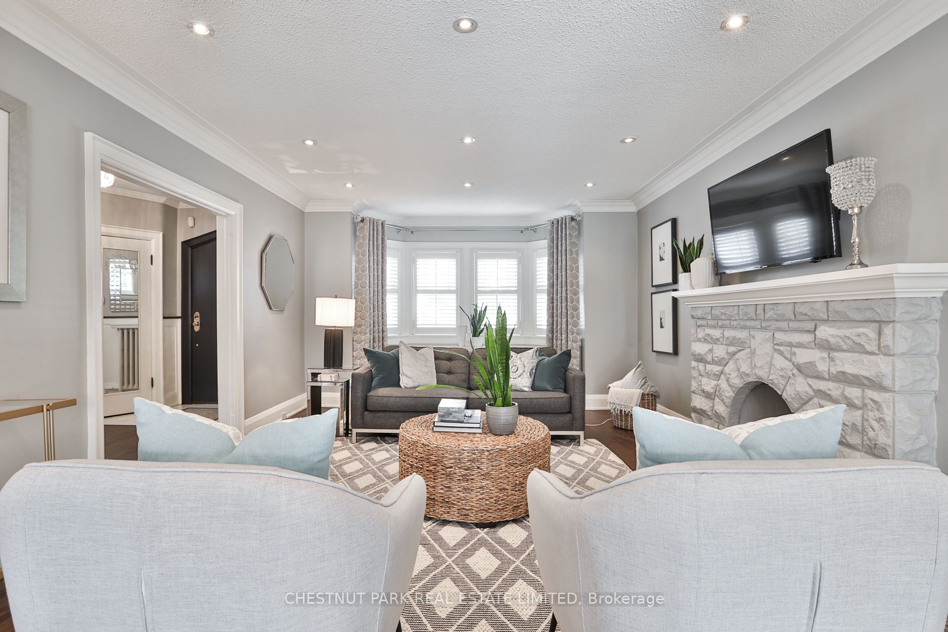 125 Chaplin Crescent