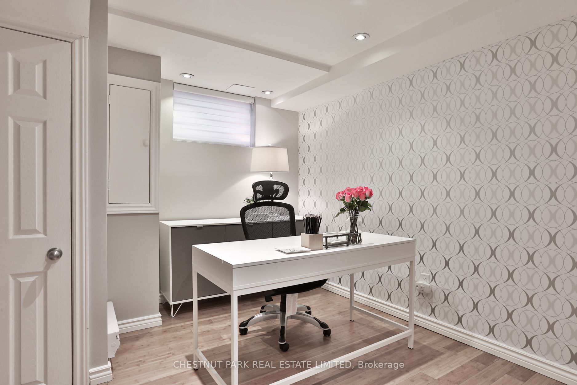 125 Chaplin Crescent