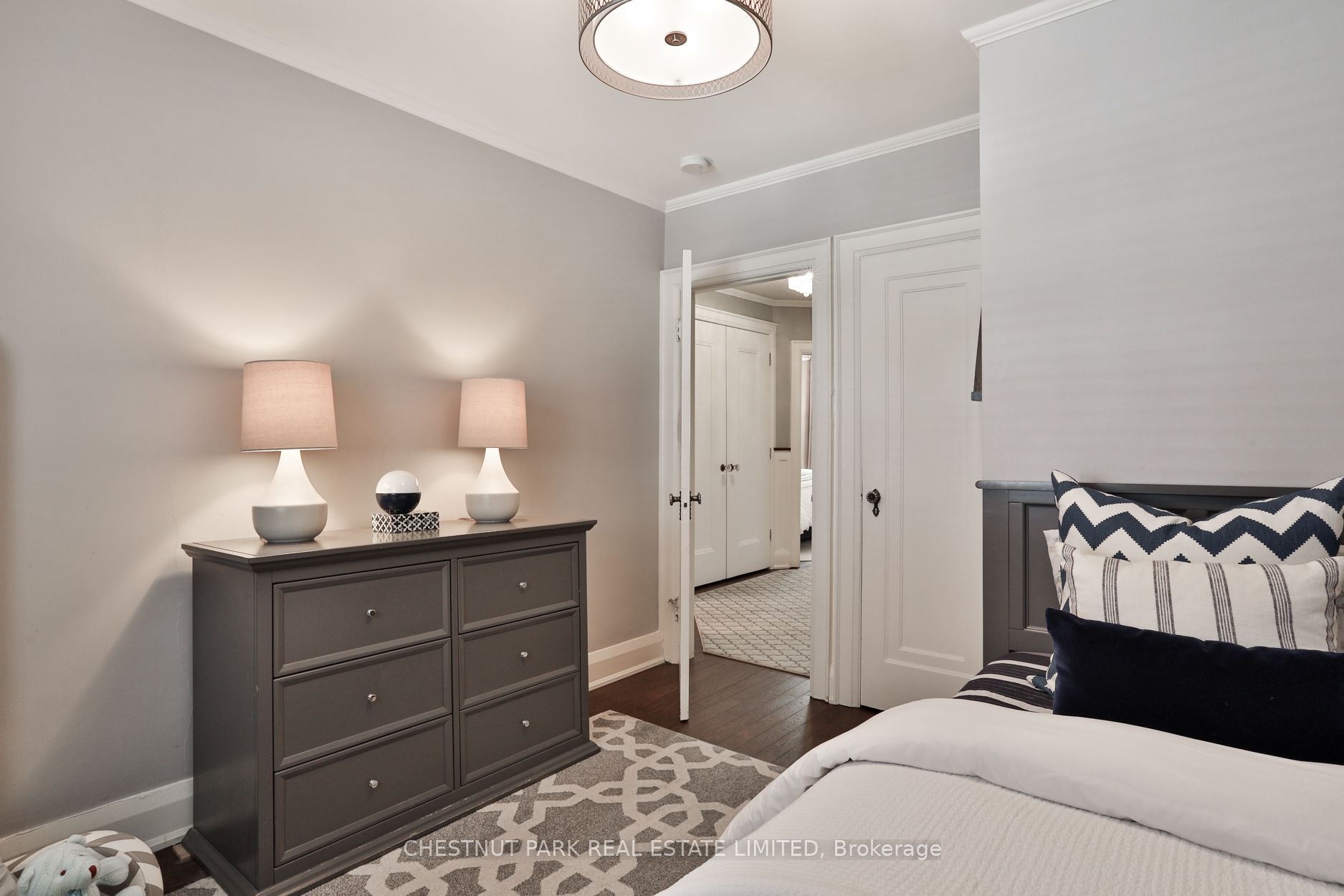 125 Chaplin Crescent
