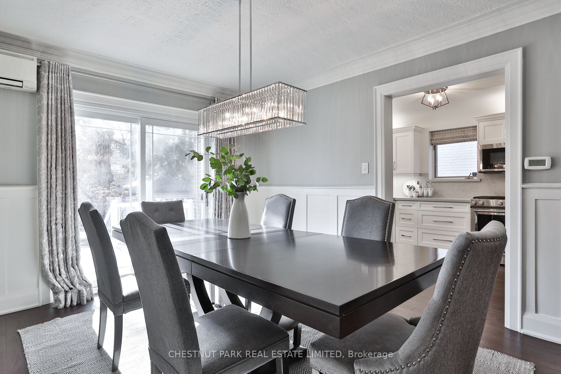 125 Chaplin Crescent
