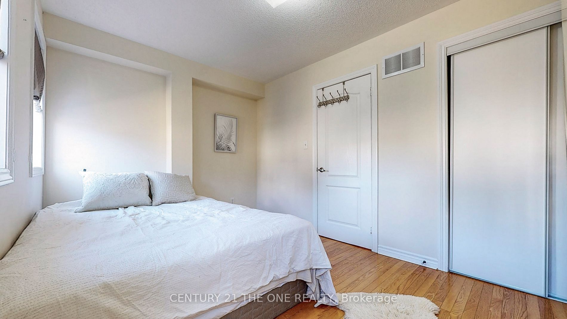 126B Finch Avenue W