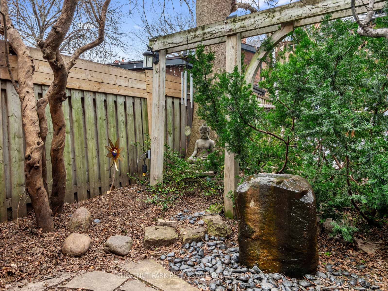 126 Seaton St