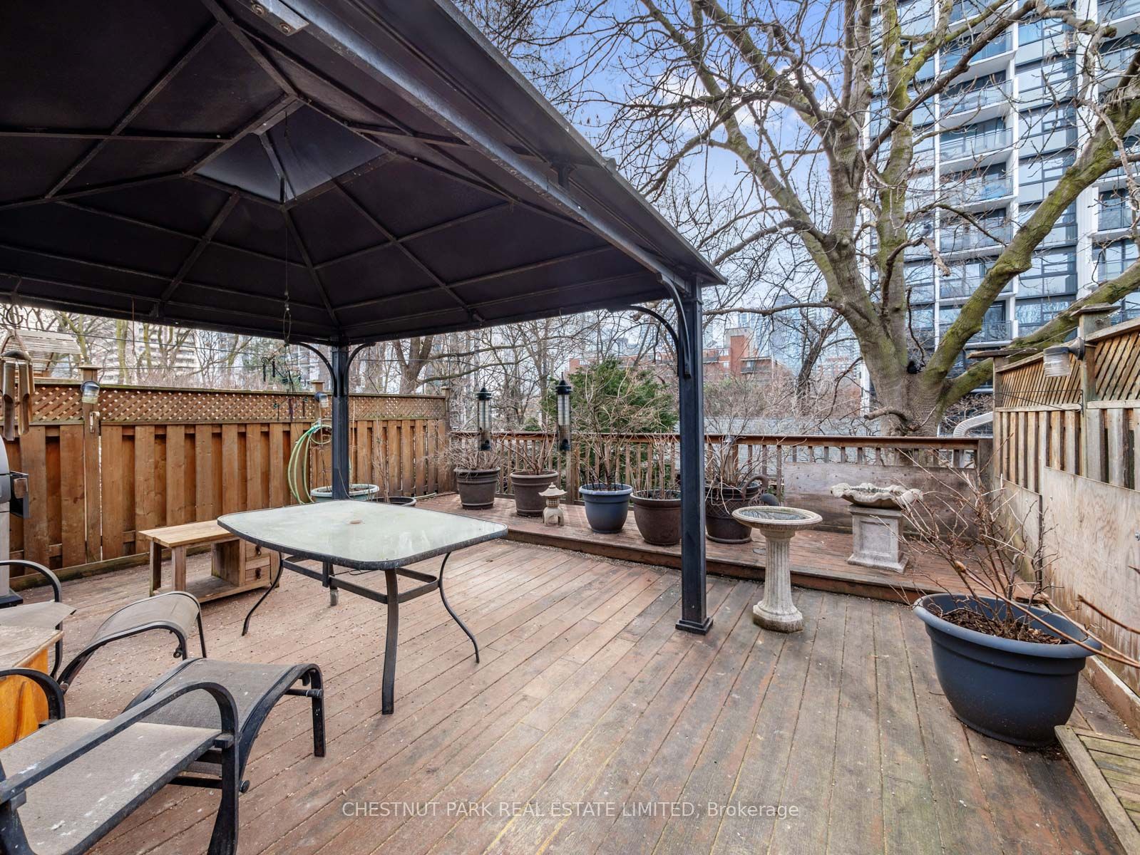 126 Seaton St