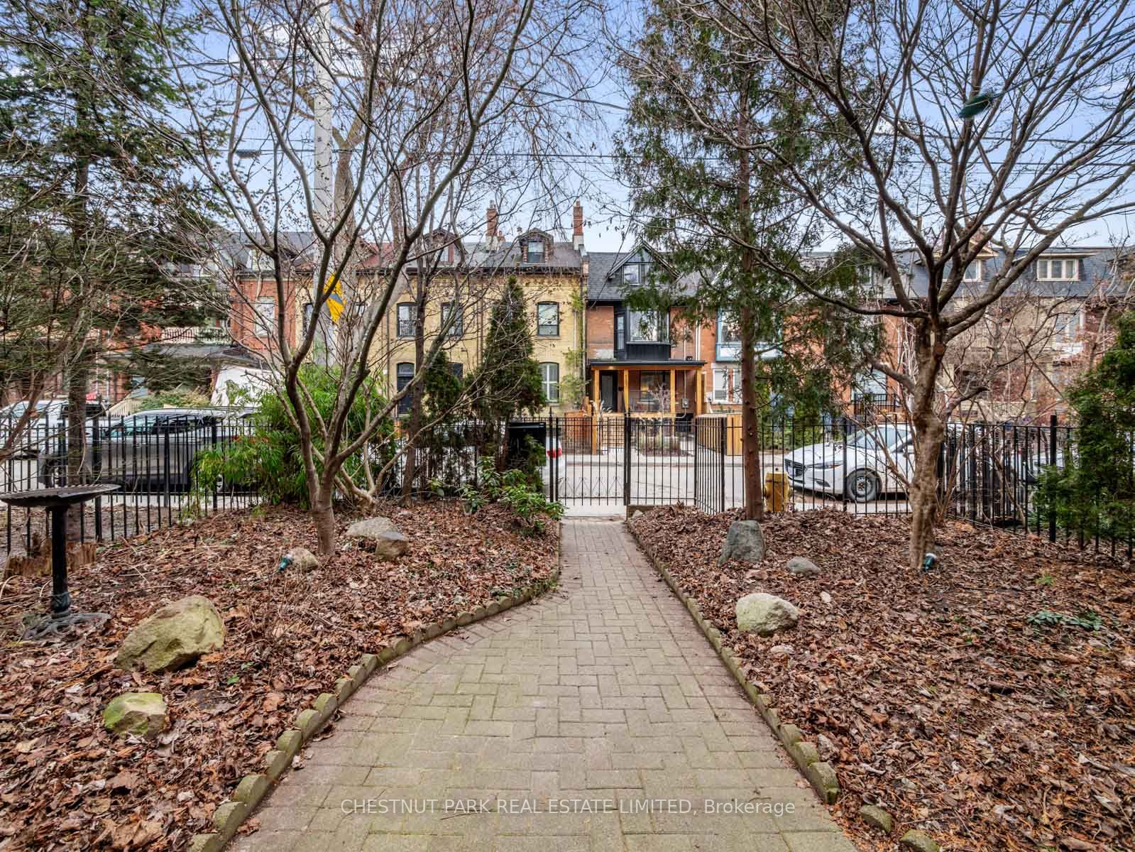 126 Seaton St