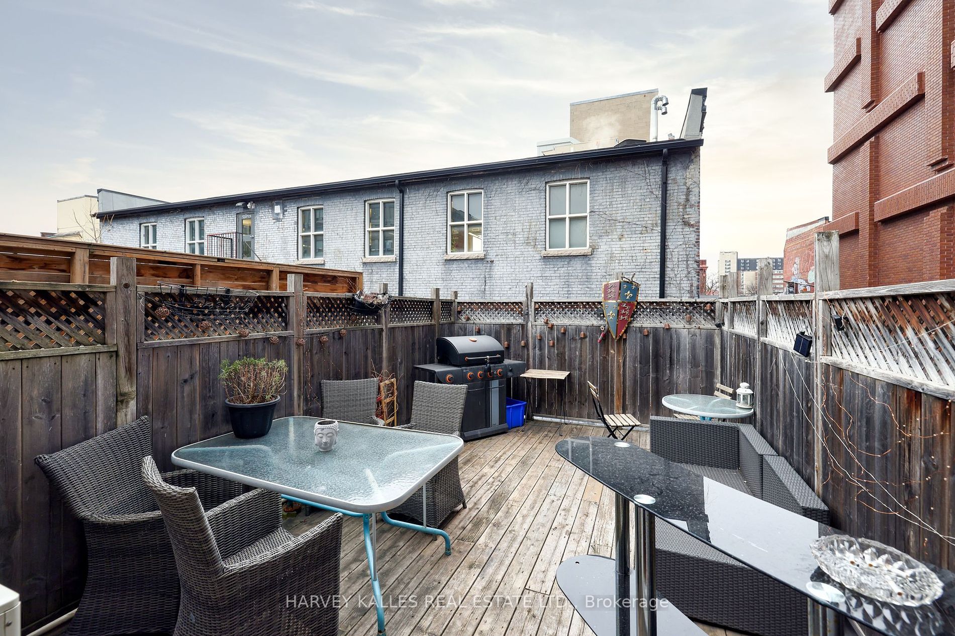 530 Richmond St W