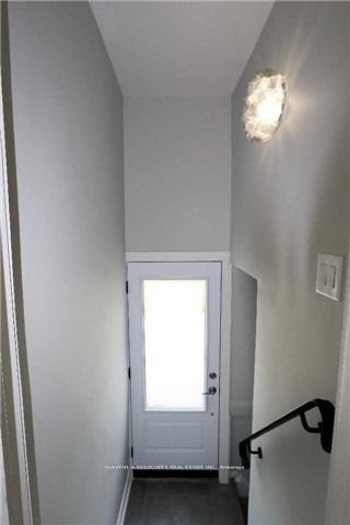 17 Robson Pl