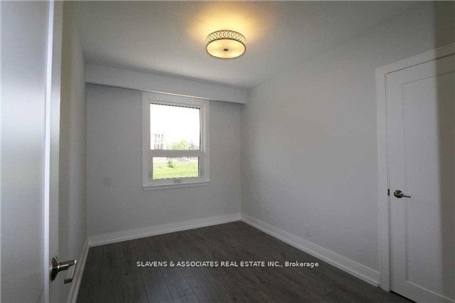 17 Robson Pl
