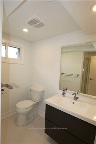 17 Robson Pl