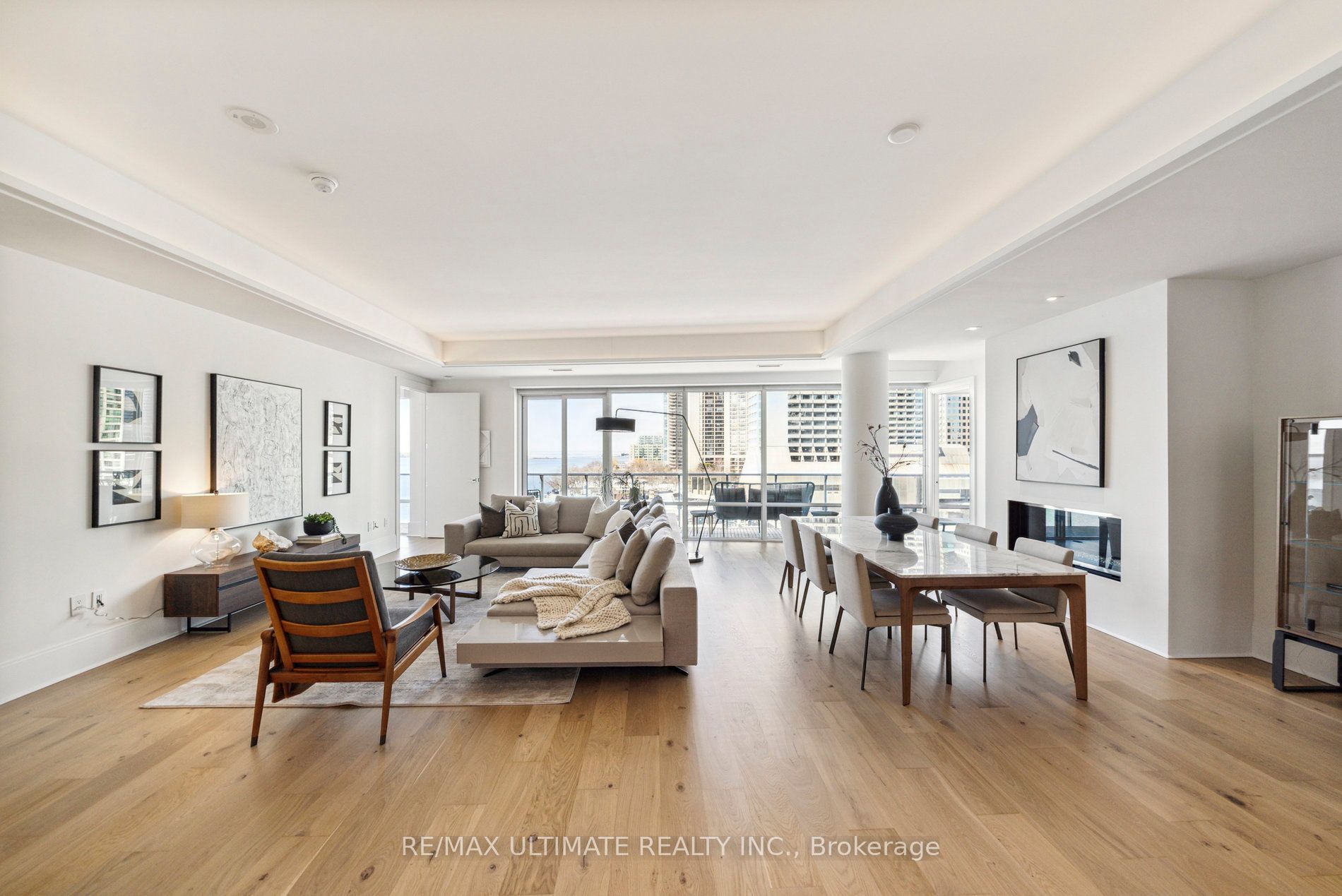 29 Queens Quay E, #705