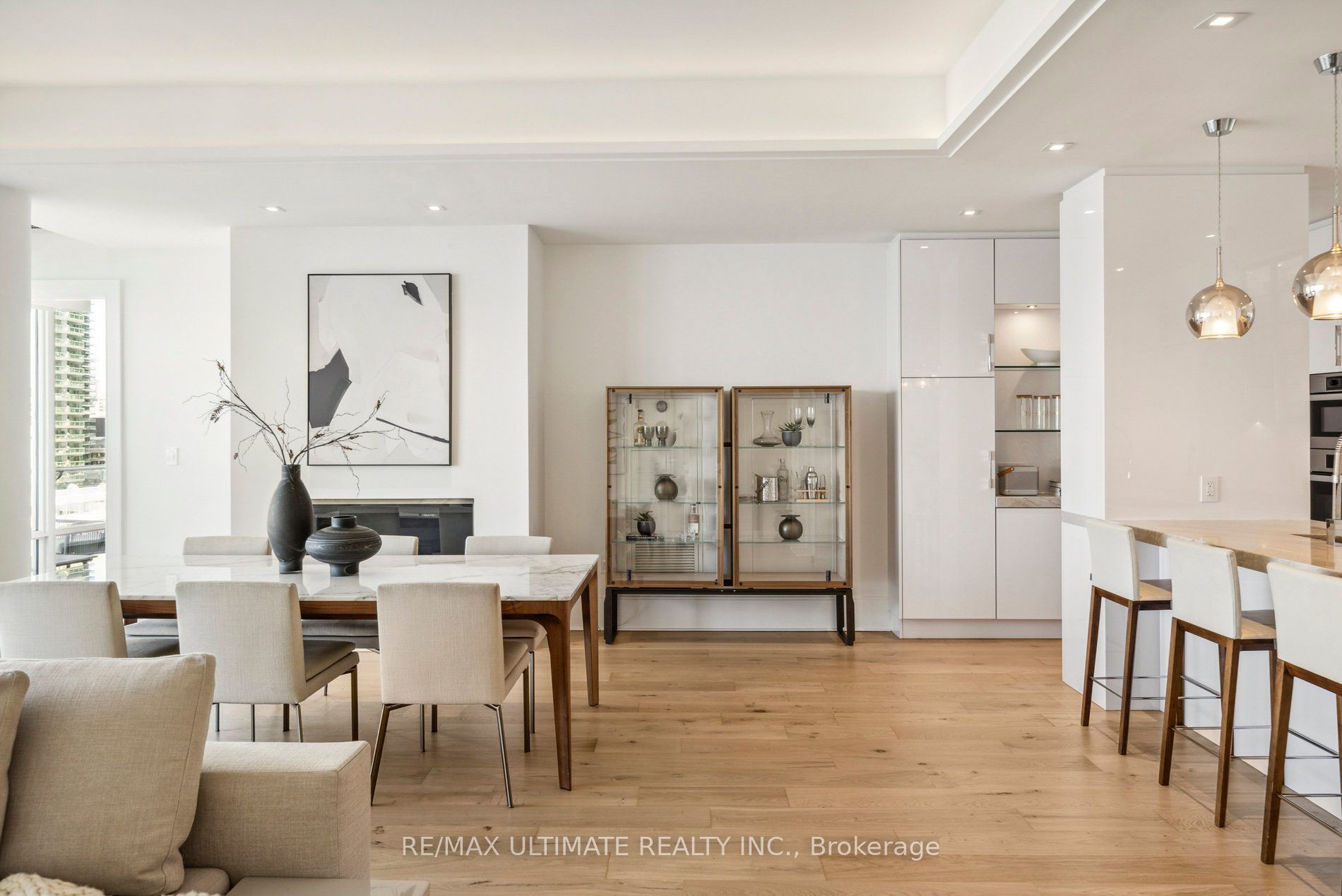 29 Queens Quay E, #705
