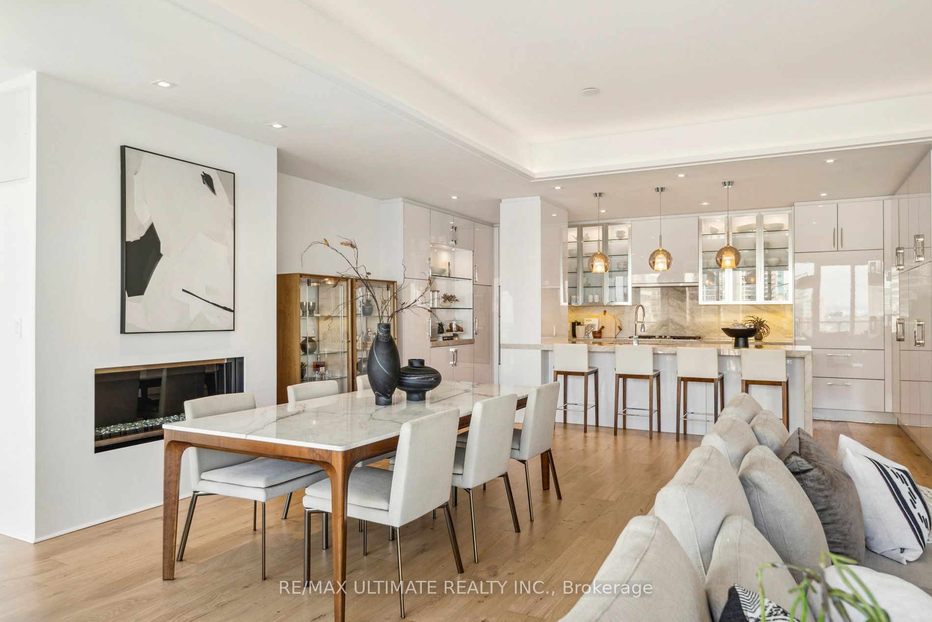 29 Queens Quay E, #705