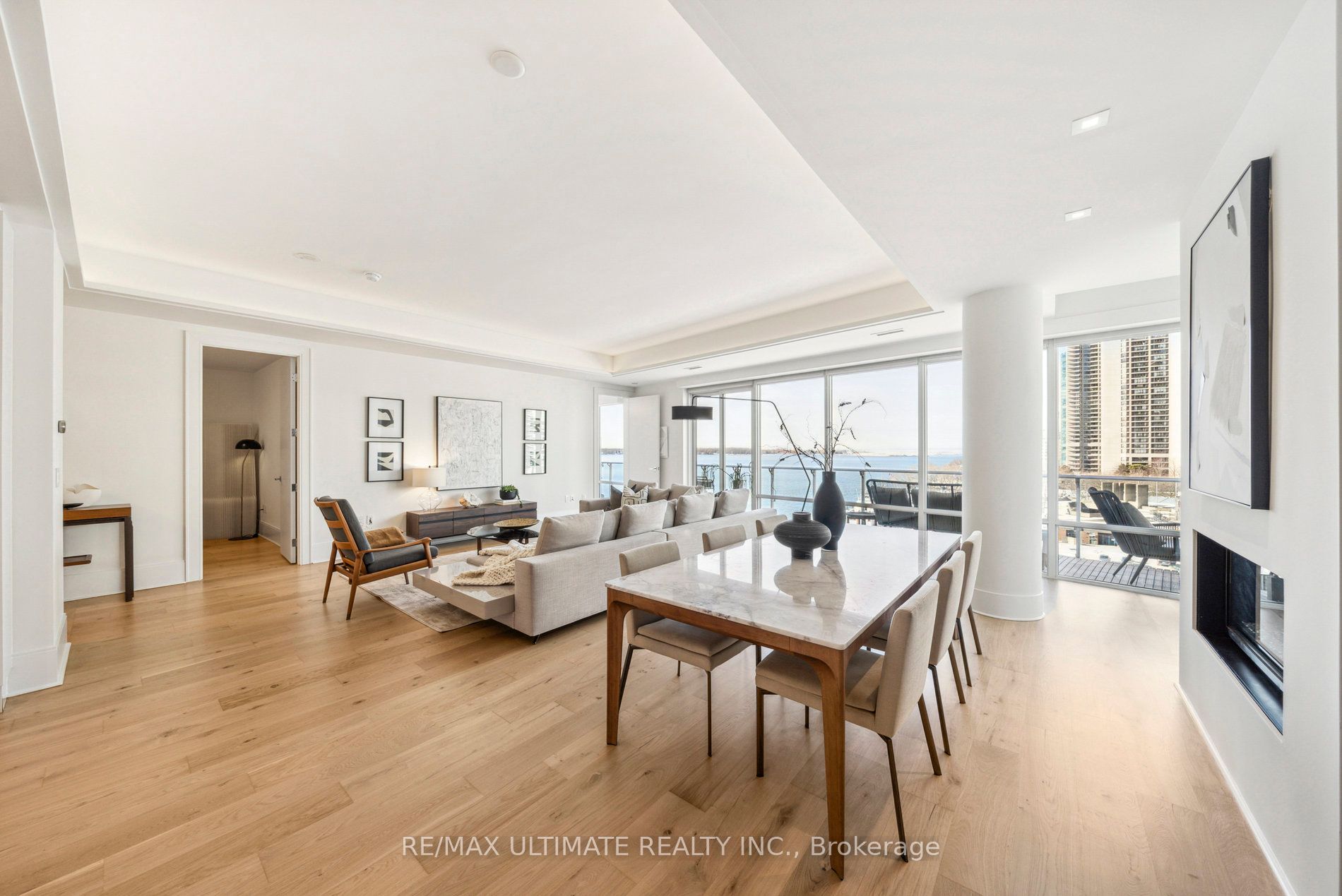 29 Queens Quay E, #705