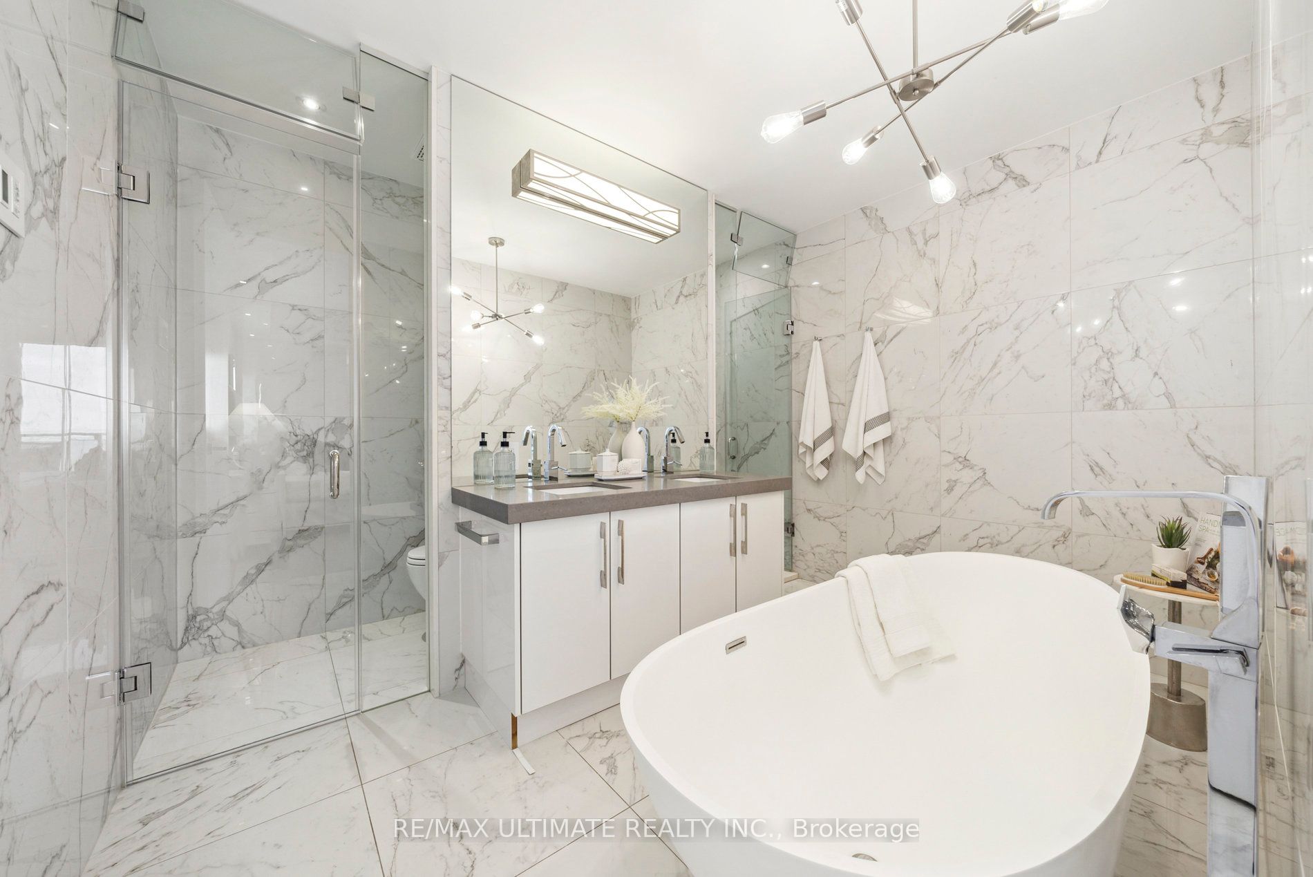 29 Queens Quay E, #705