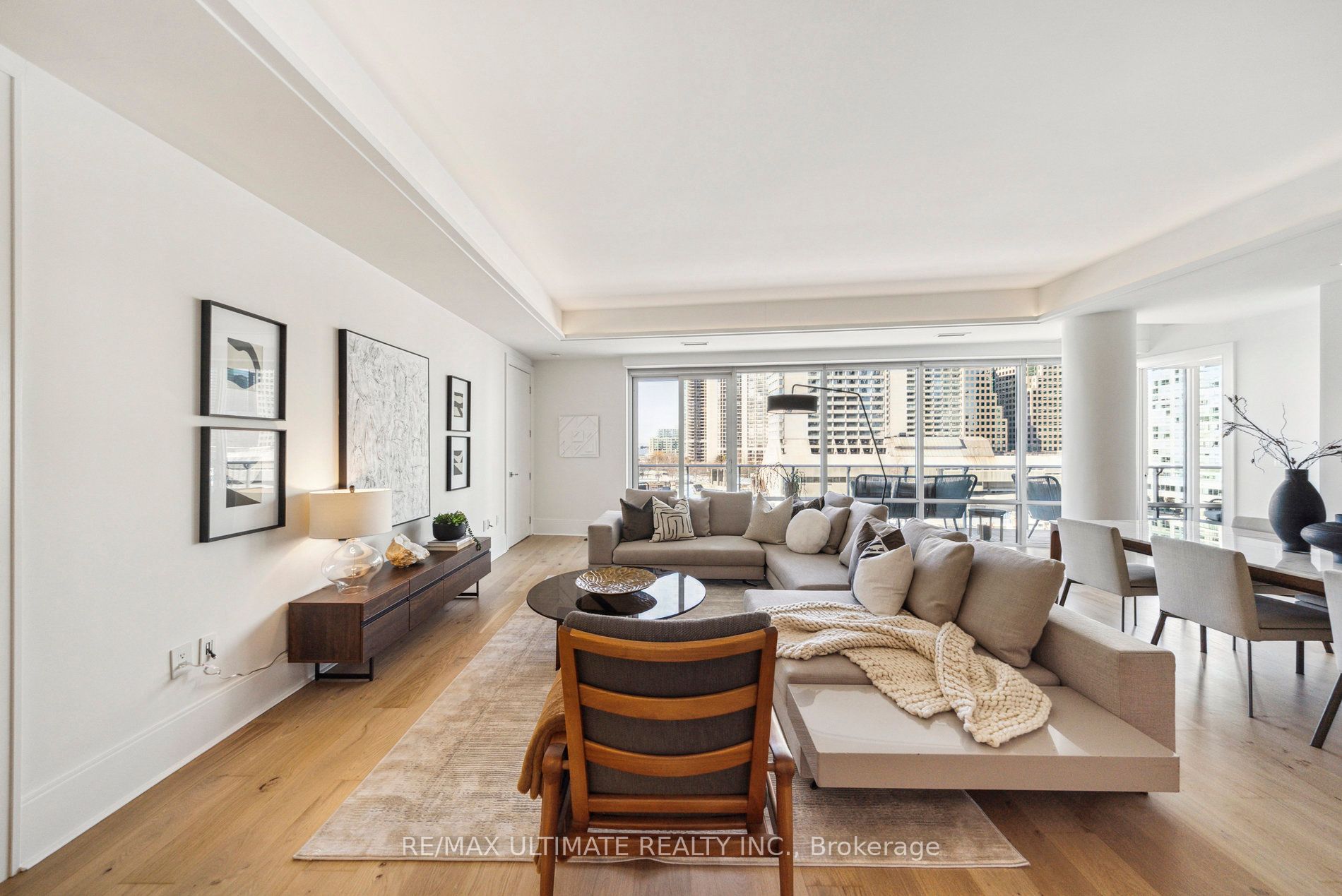 29 Queens Quay E, #705
