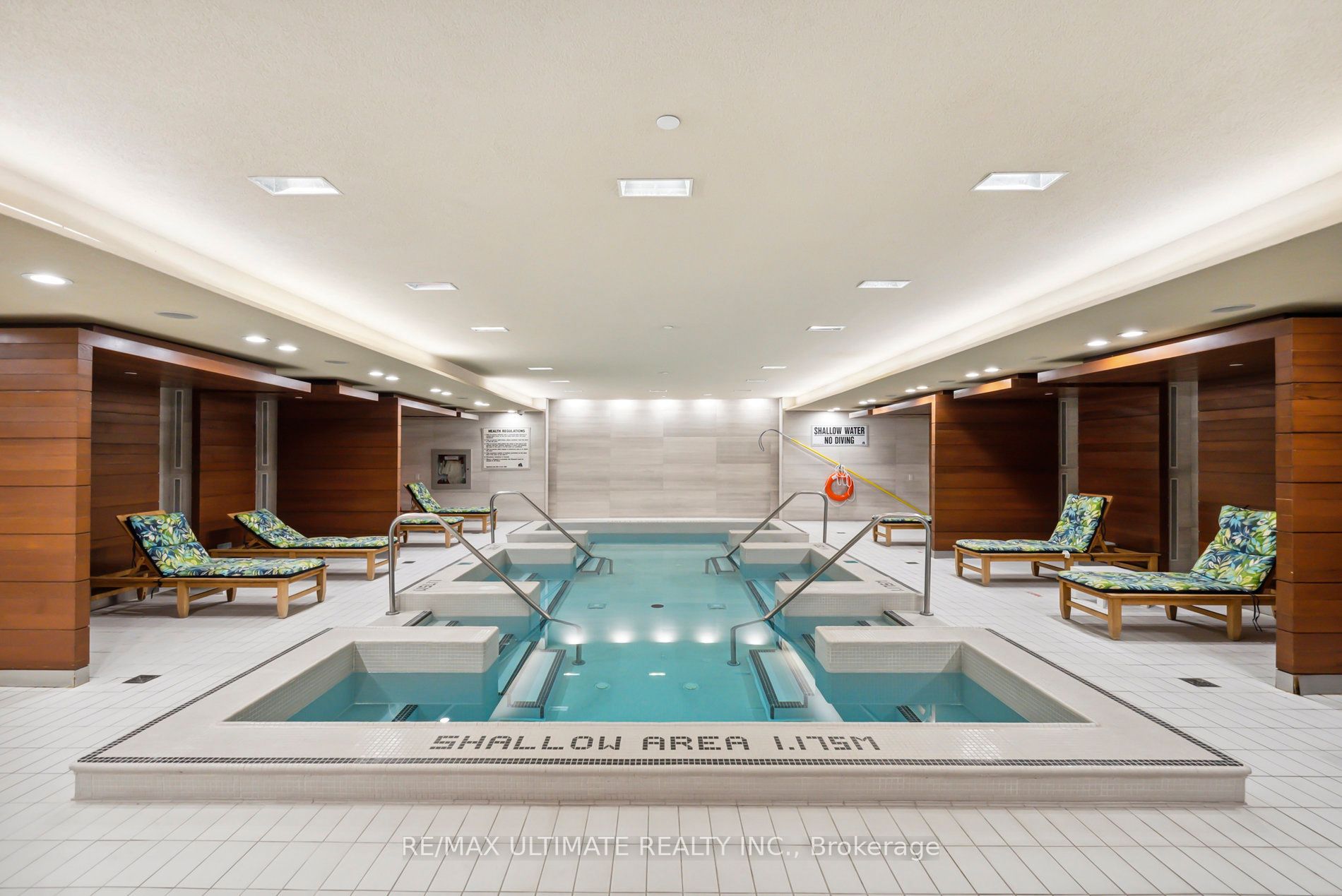 29 Queens Quay E, #705