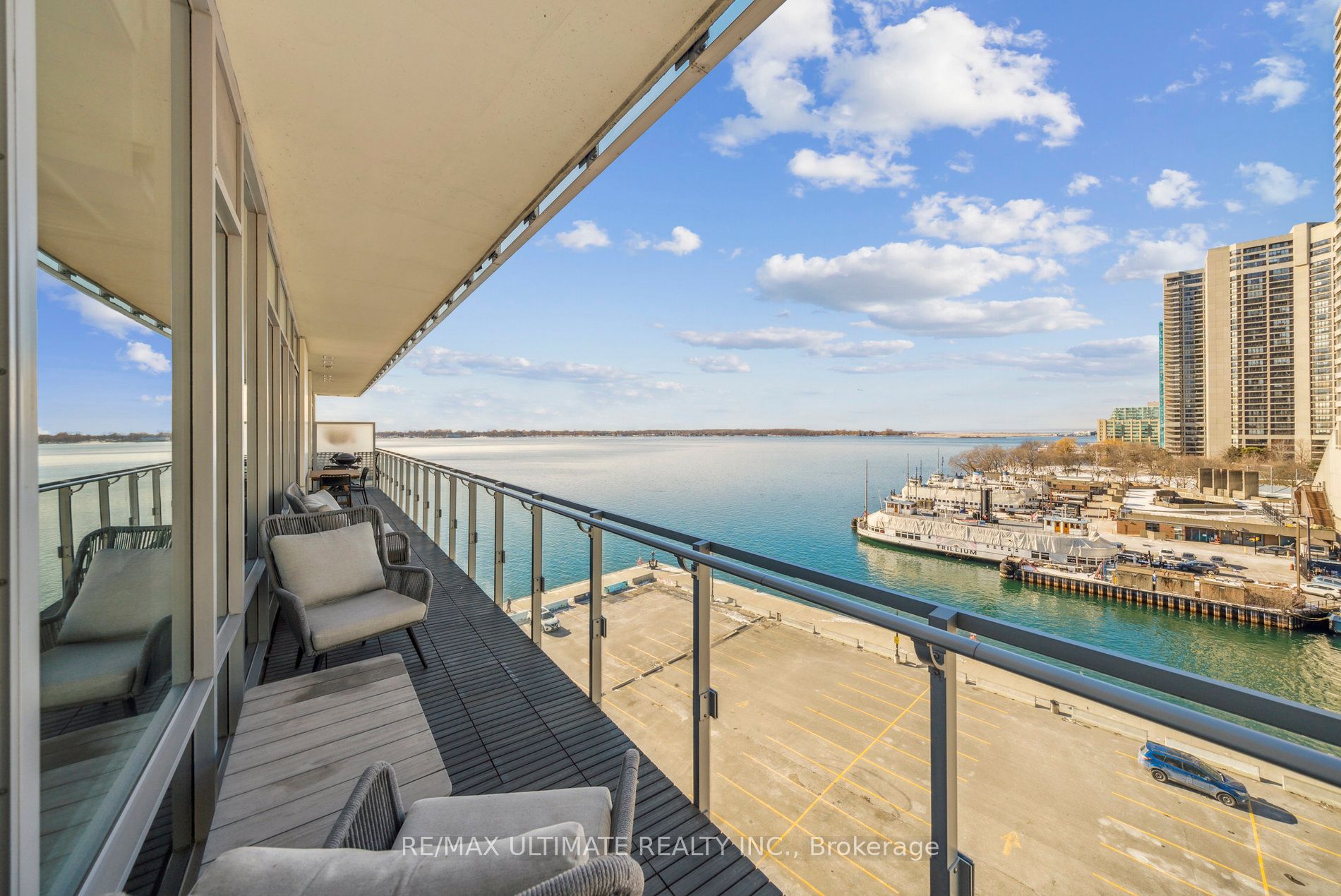 29 Queens Quay E, #705