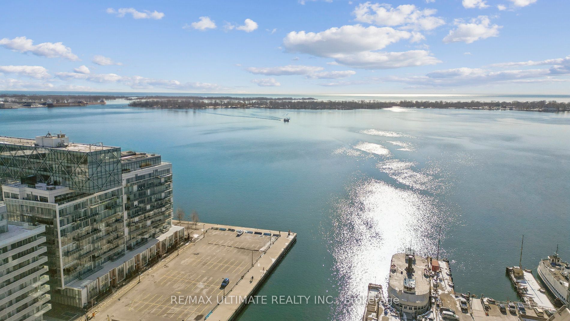 29 Queens Quay E, #705