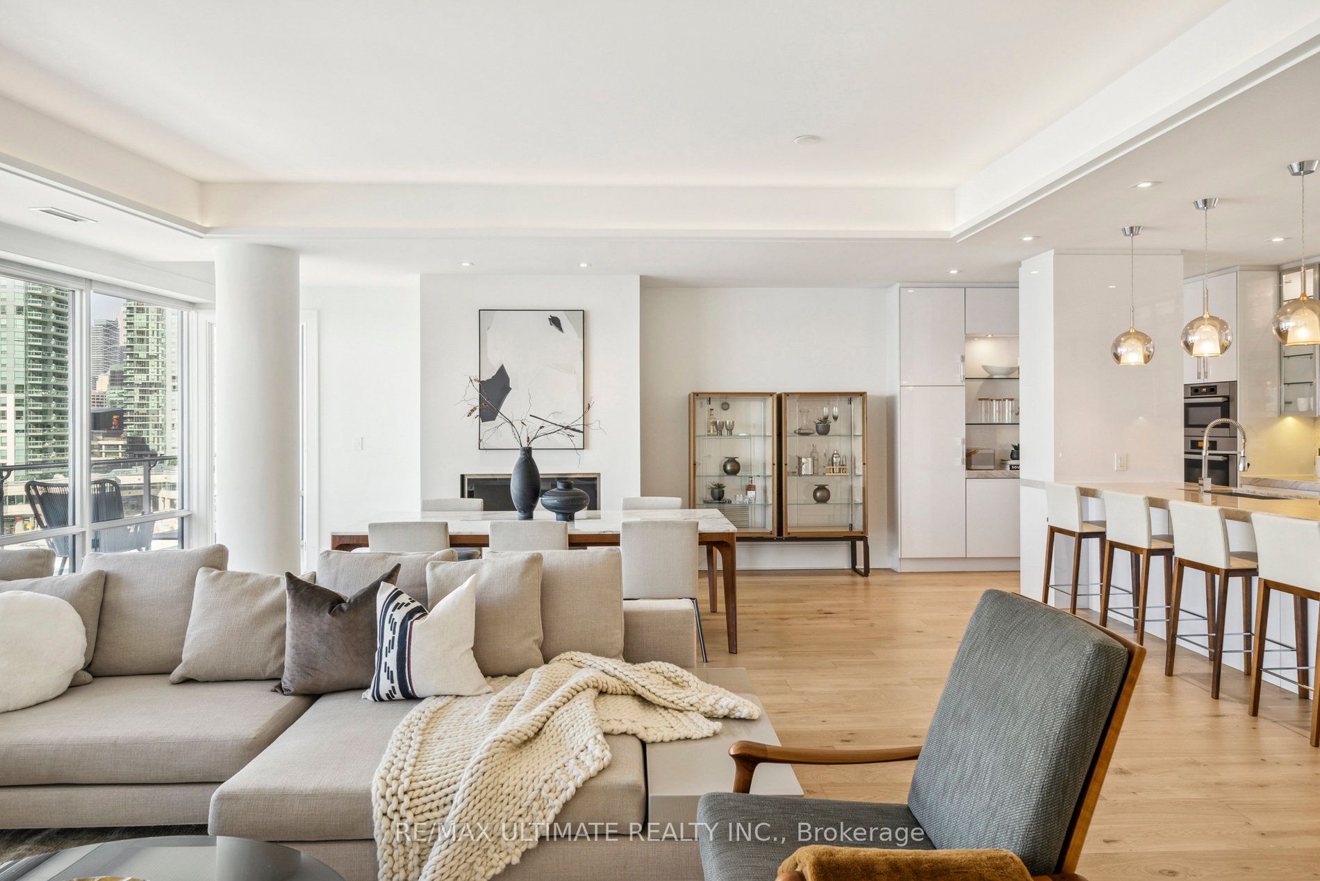 29 Queens Quay E, #705