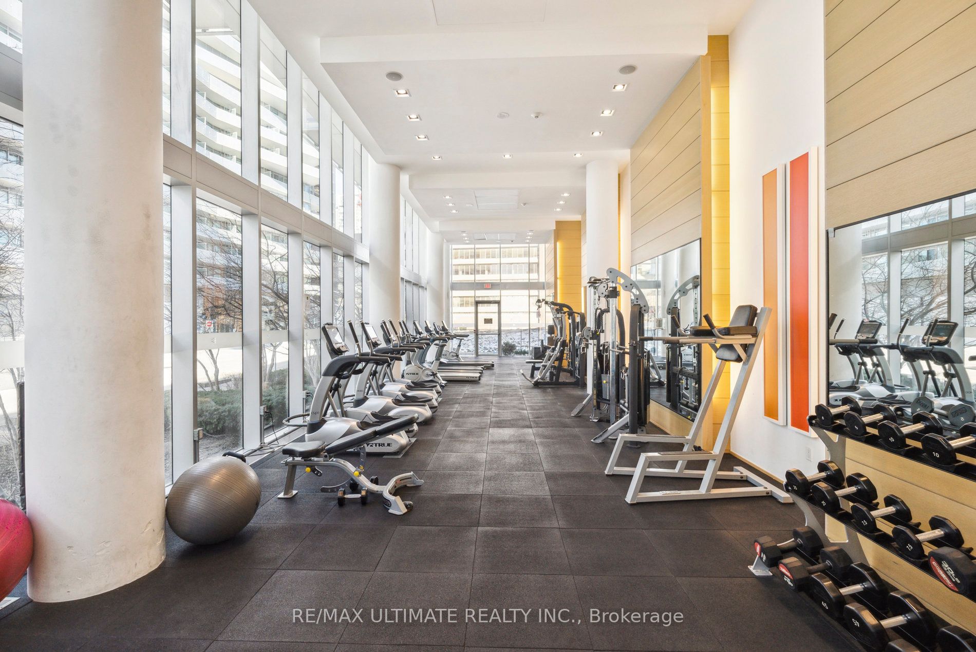 29 Queens Quay E, #705